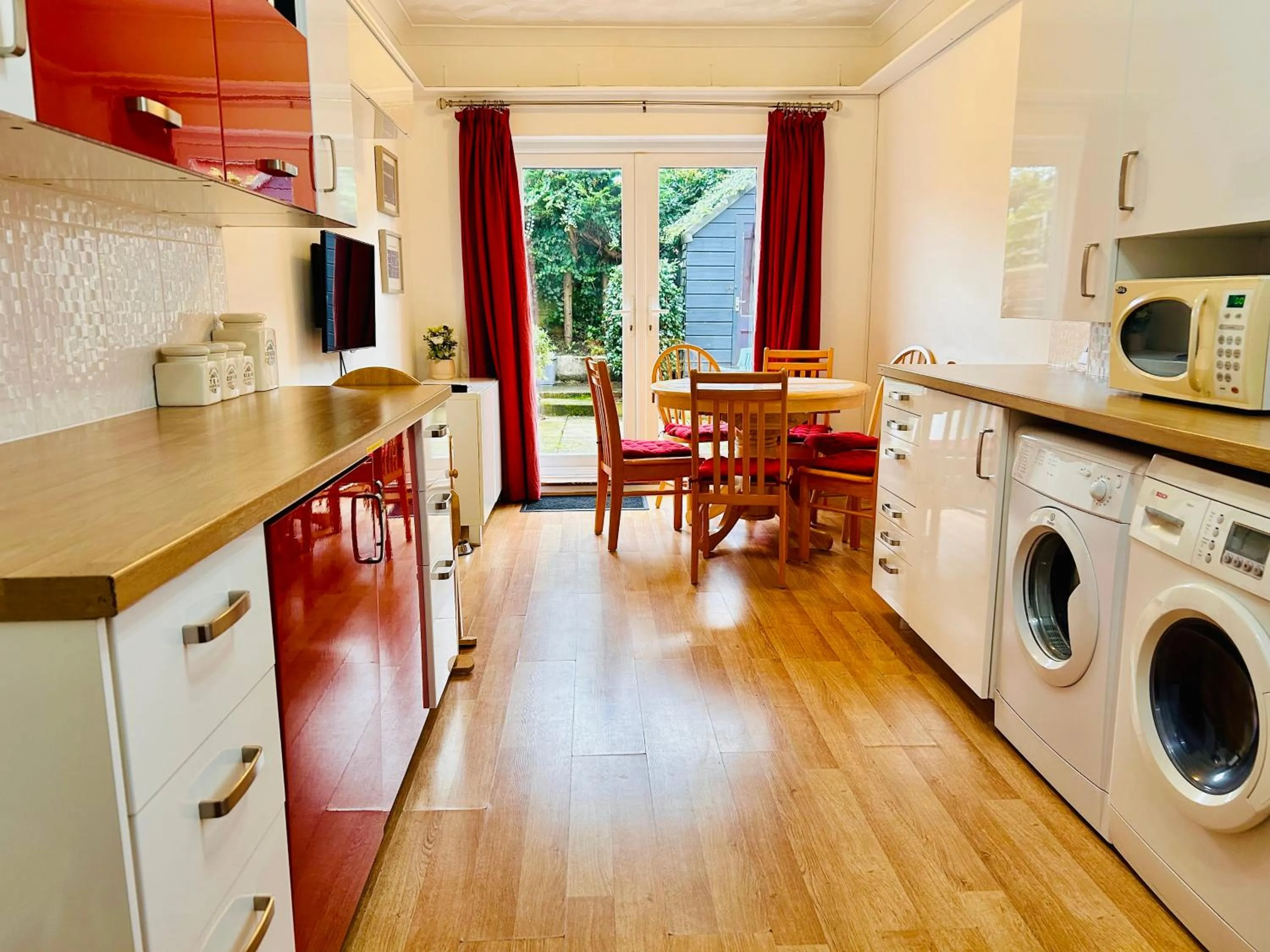 Kitchen or kitchenette in Little Connaught House
