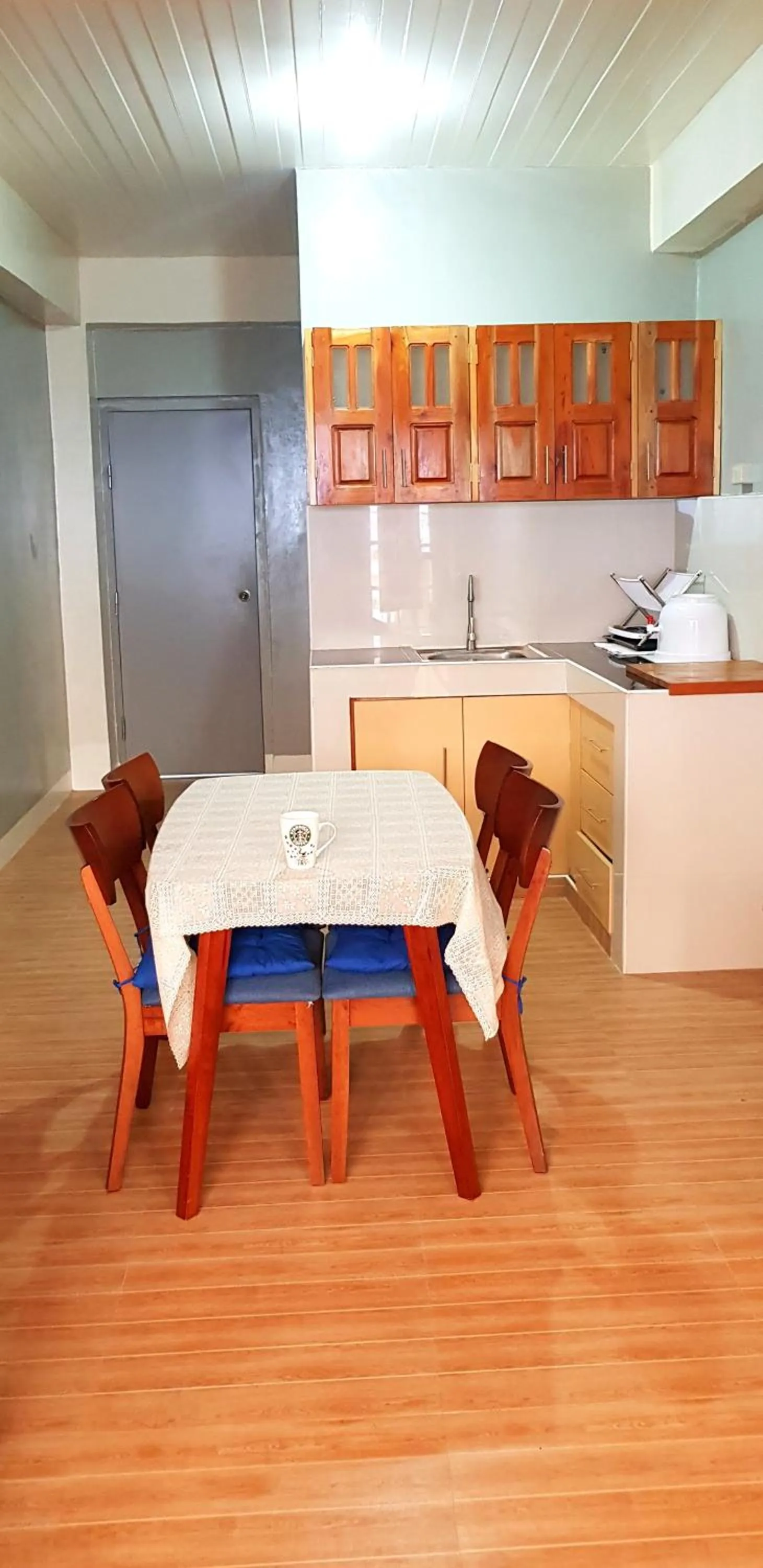 Kitchen or kitchenette in Wanay's Rocky Mountain Homestay