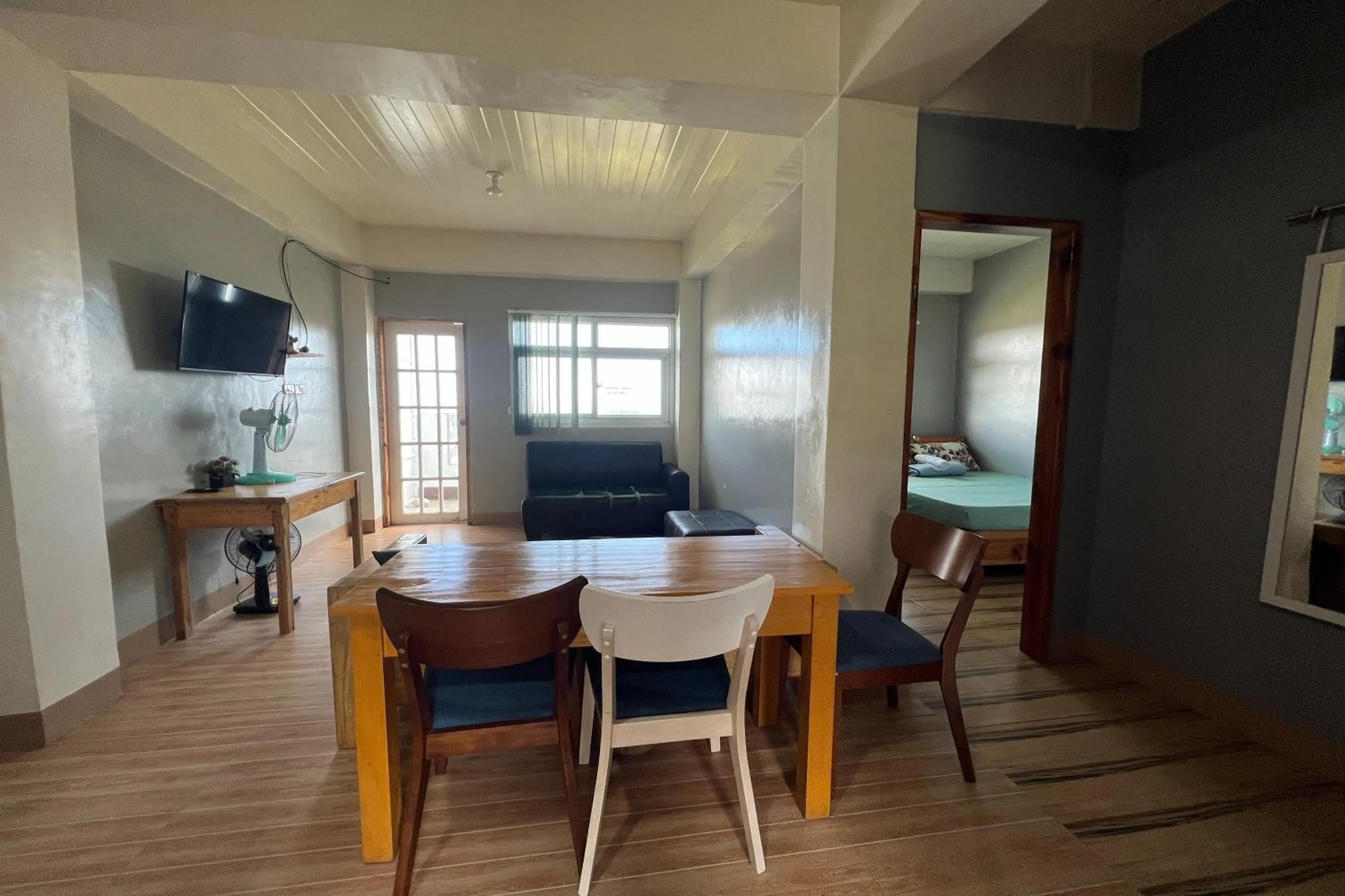 Living room in Wanay's Rocky Mountain Homestay