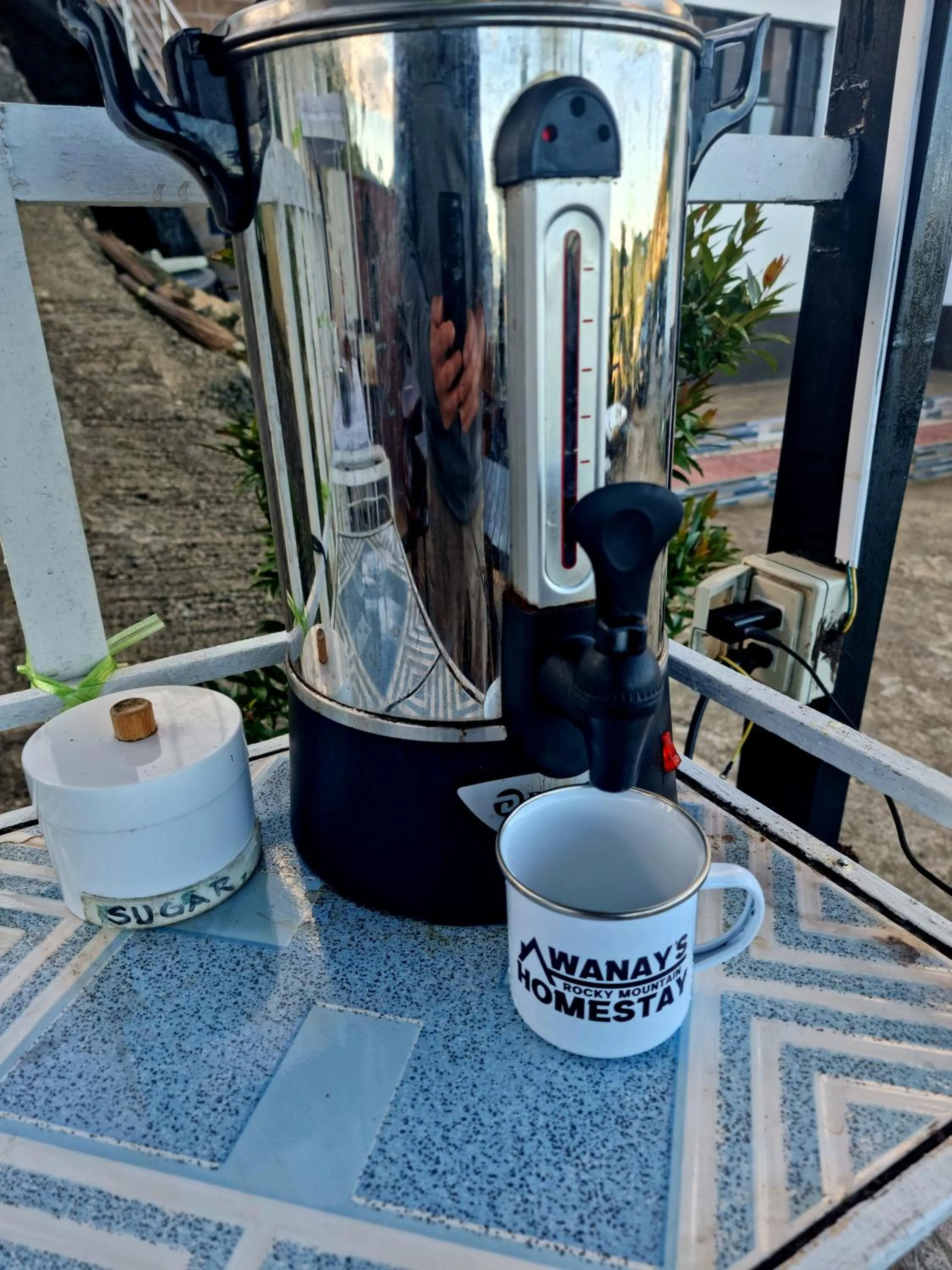 Coffee/tea facilities in Wanay's Rocky Mountain Homestay