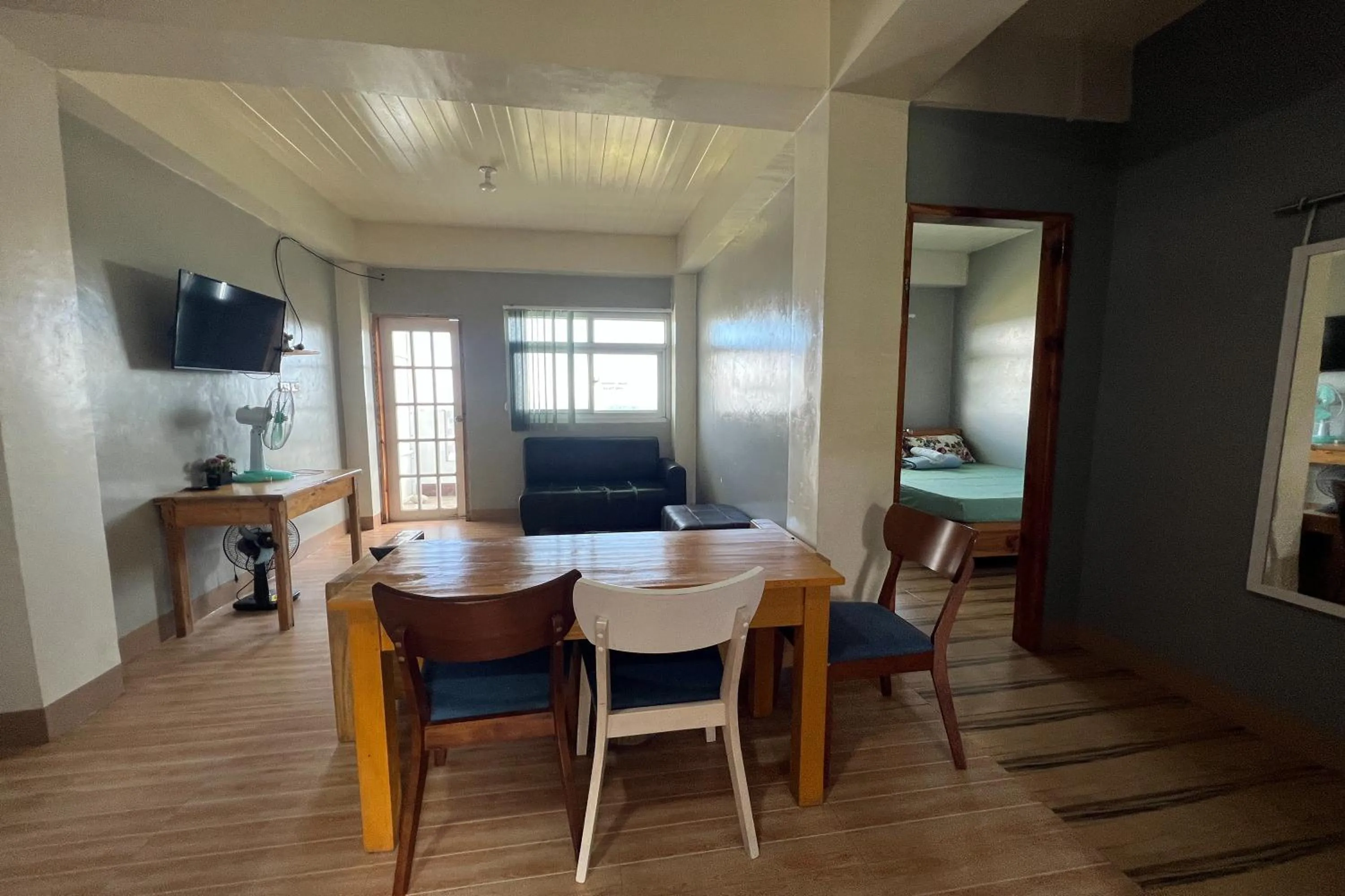 Photo of the whole room in Wanay's Rocky Mountain Homestay