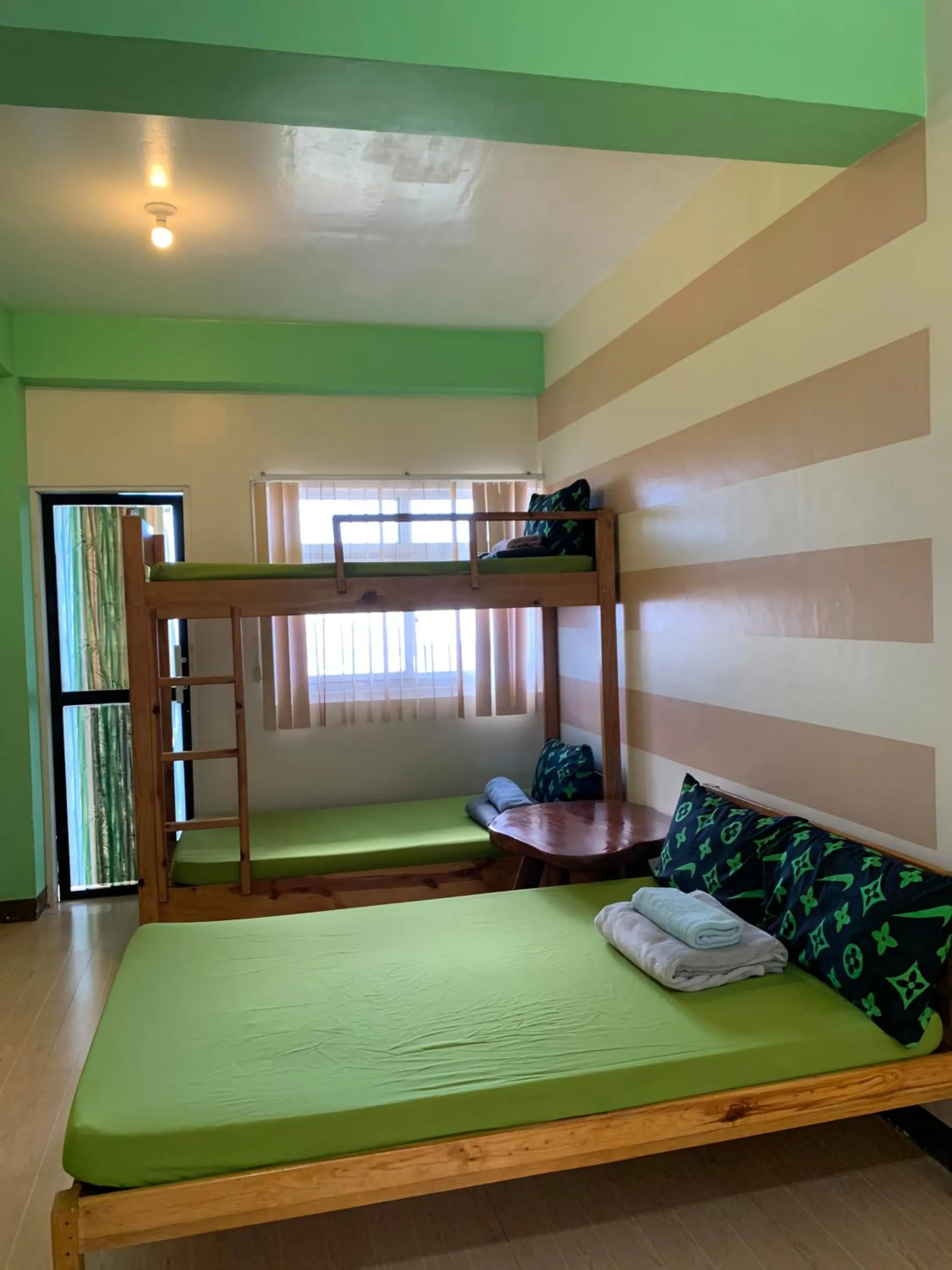 Bed in Wanay's Rocky Mountain Homestay