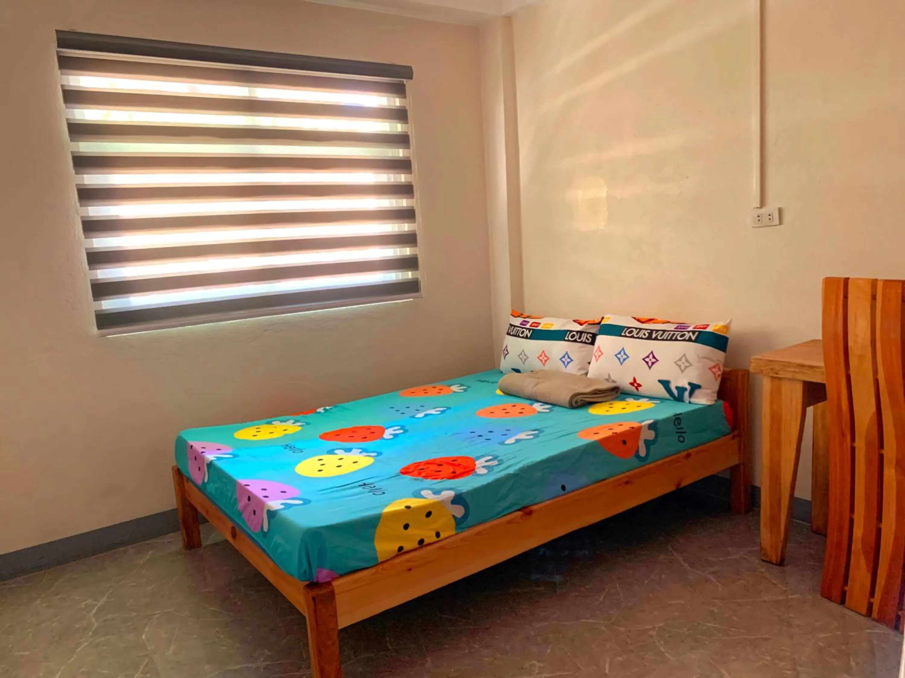 Bed in Wanay's Rocky Mountain Homestay