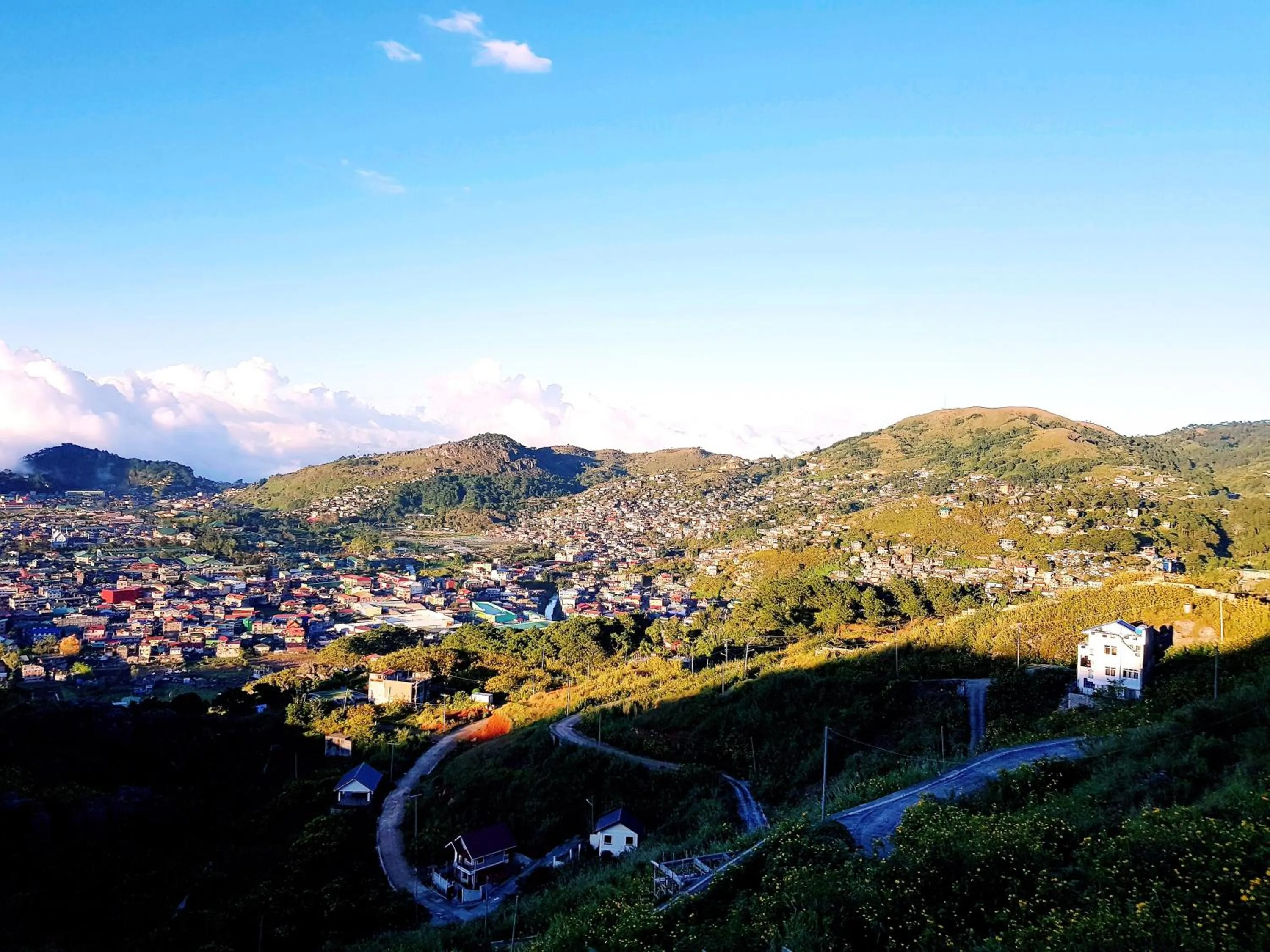 Neighbourhood in Wanay's Rocky Mountain Homestay
