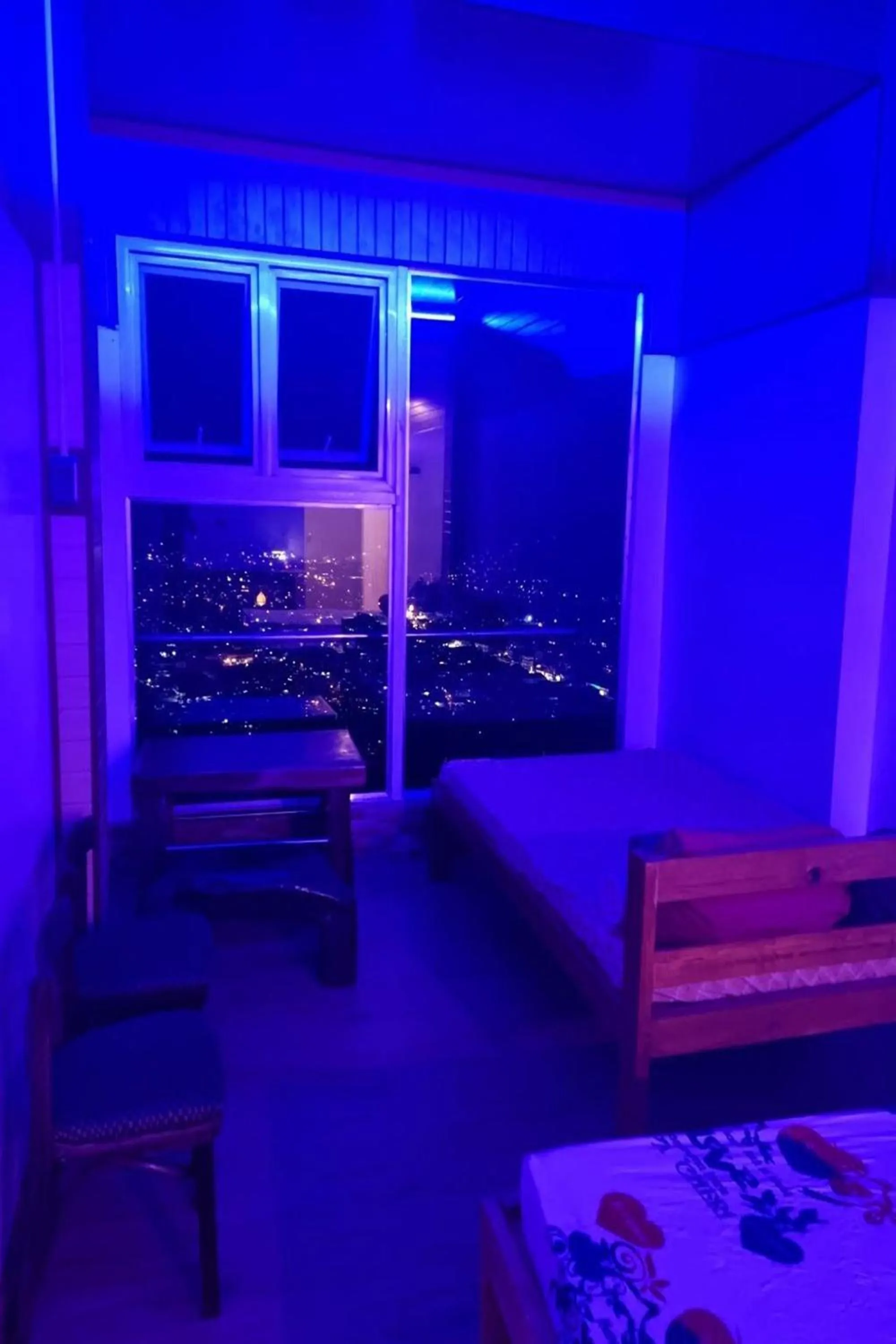 Bed in Wanay's Rocky Mountain Homestay