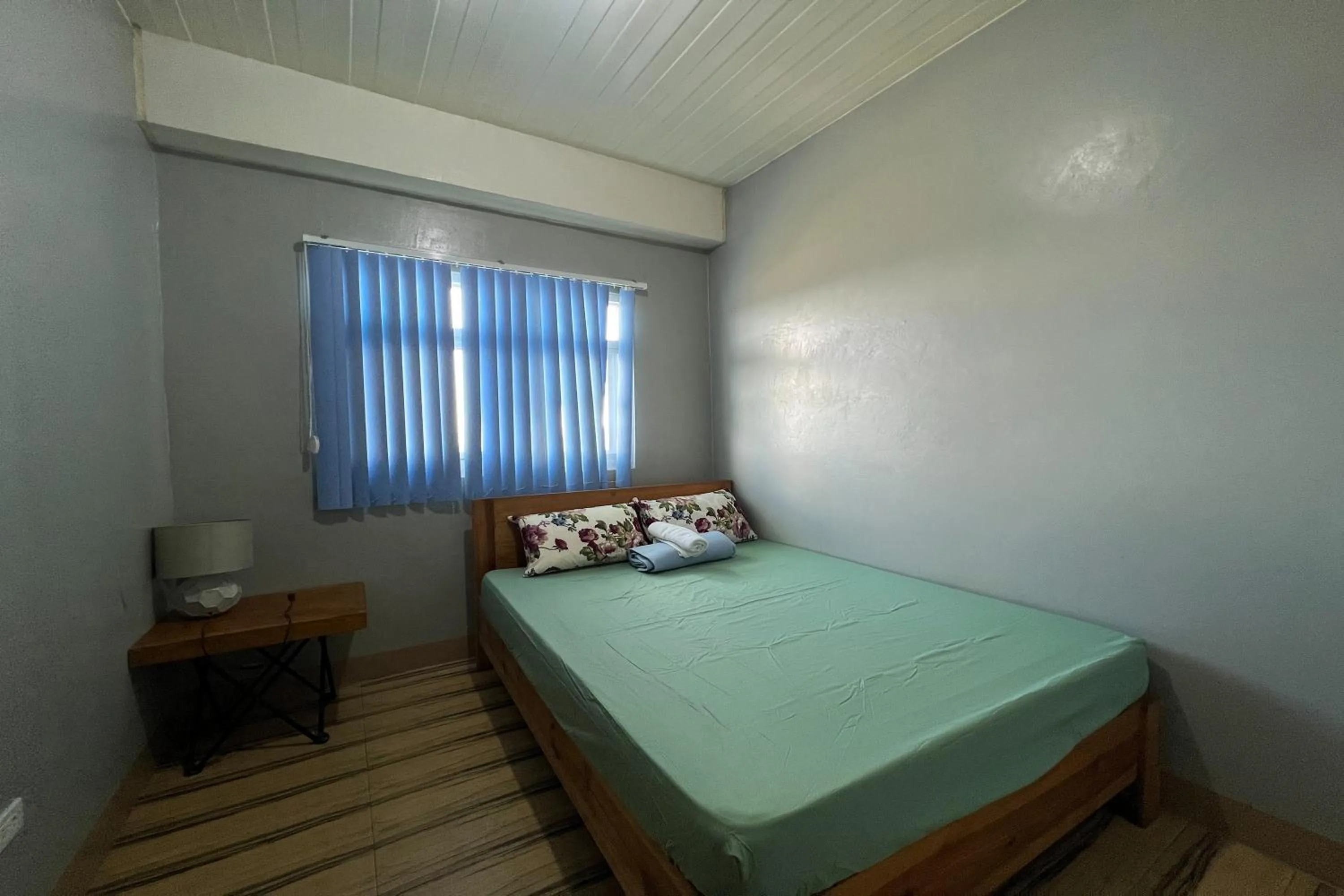 Bed in Wanay's Rocky Mountain Homestay