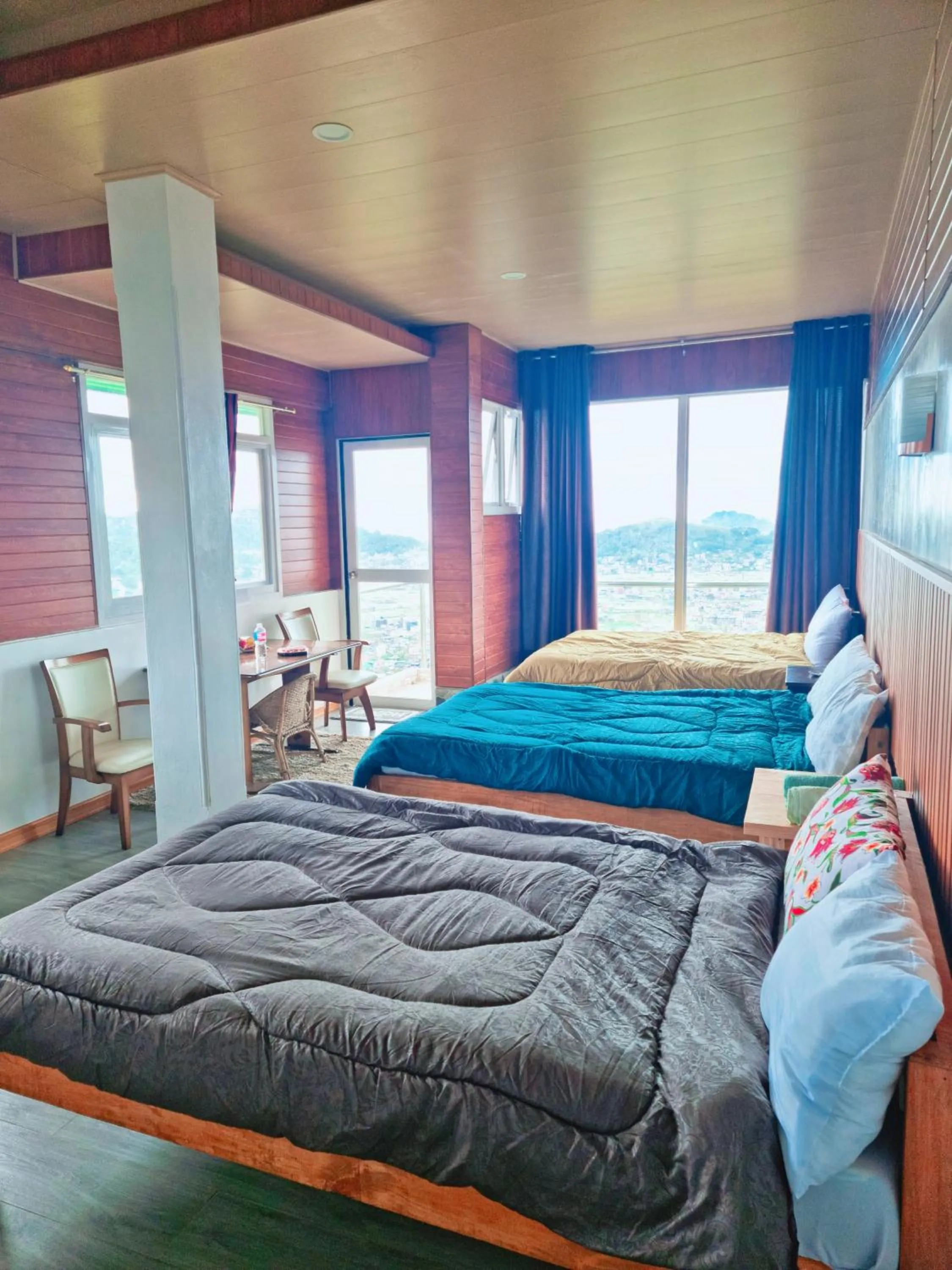 Bed in Wanay's Rocky Mountain Homestay