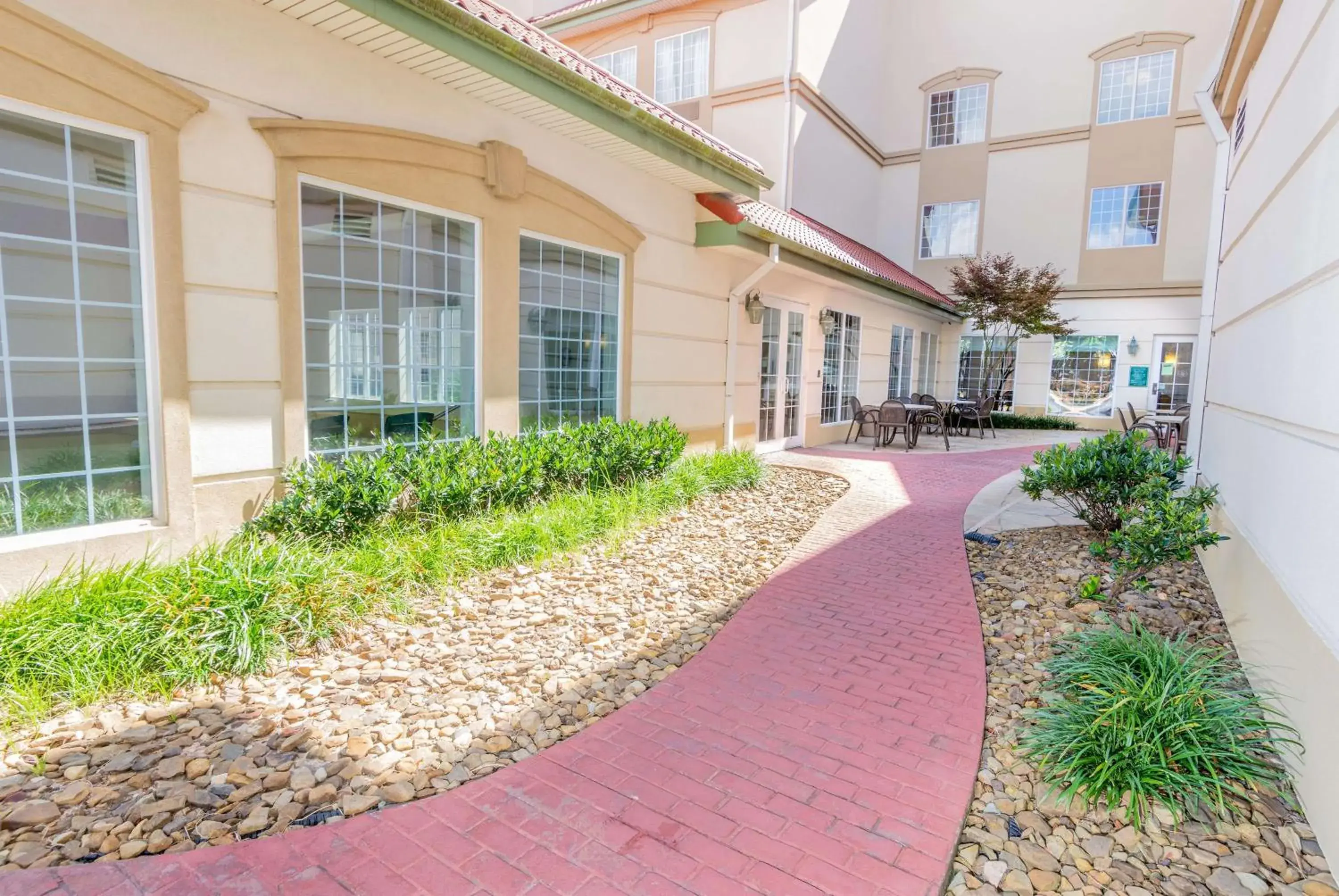 Restaurant/places to eat in La Quinta by Wyndham Bentonville Restaurant/places to eat in La Quinta by Wyndham Bentonville