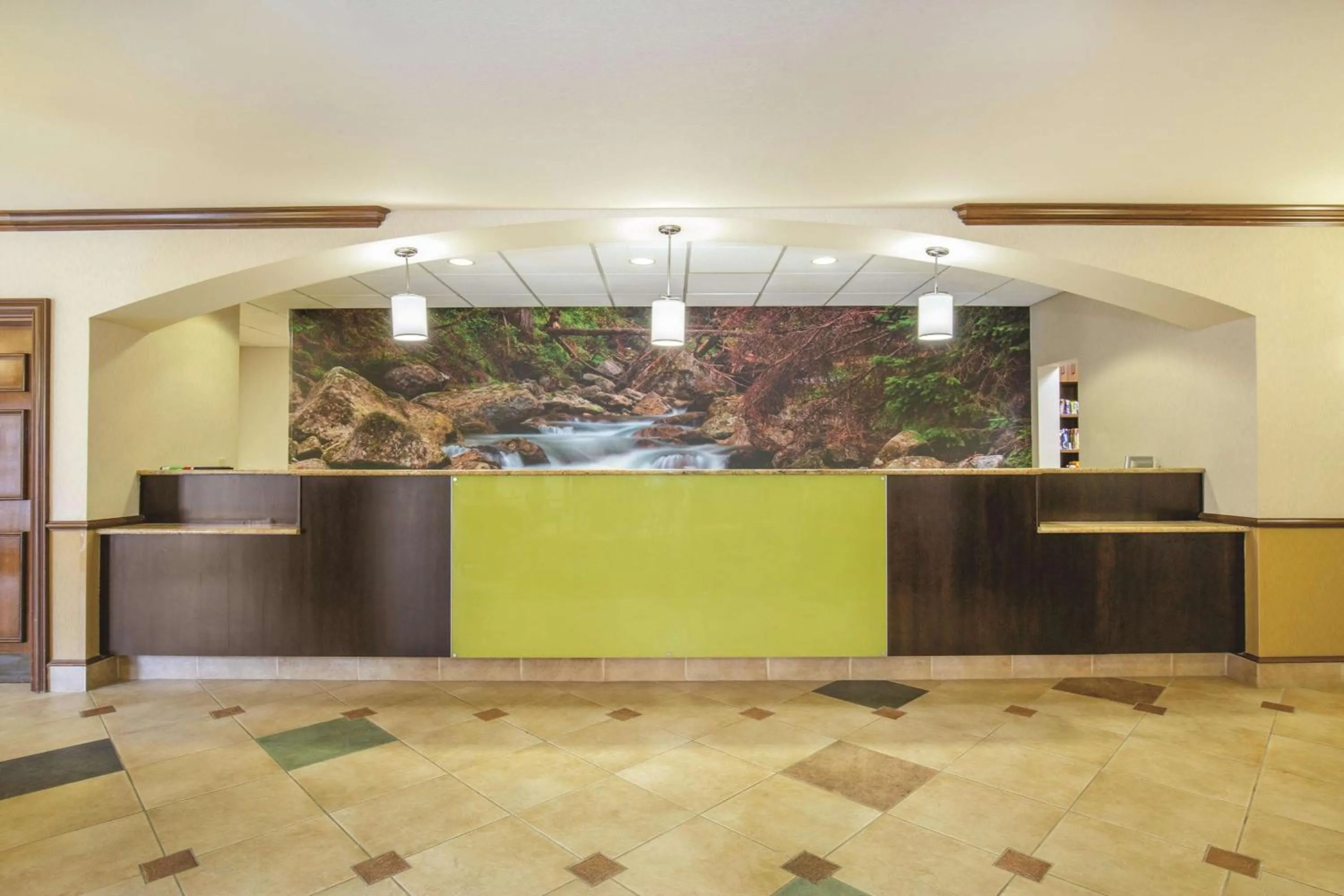 Lobby or reception in La Quinta by Wyndham Bentonville