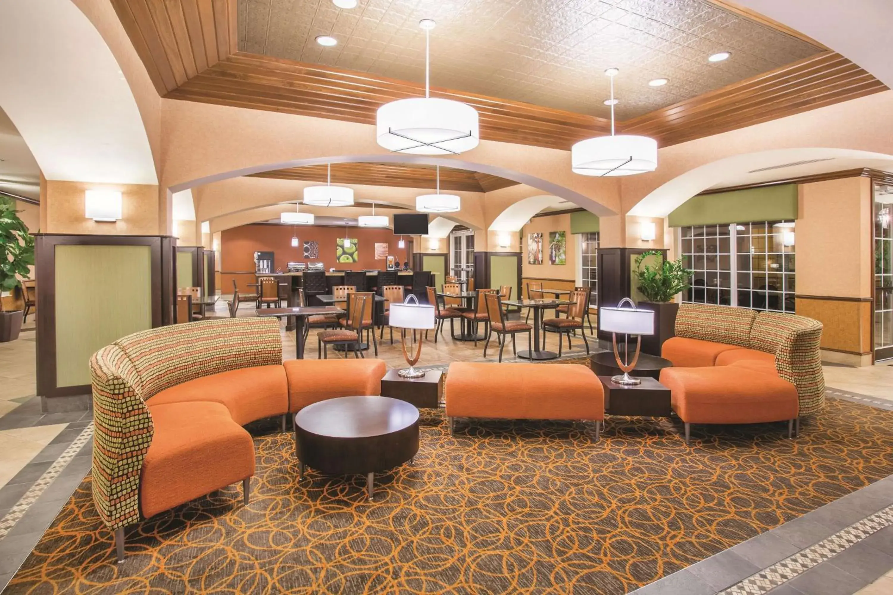 Lobby or reception in La Quinta by Wyndham Bentonville Lobby or reception in La Quinta by Wyndham Bentonville