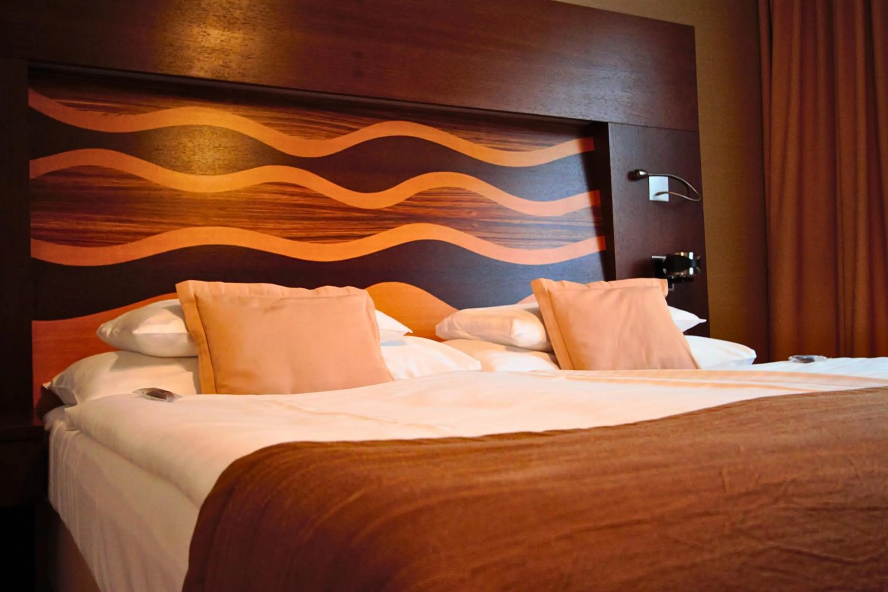 Bedroom, Bed in Danubia Gate Hotel