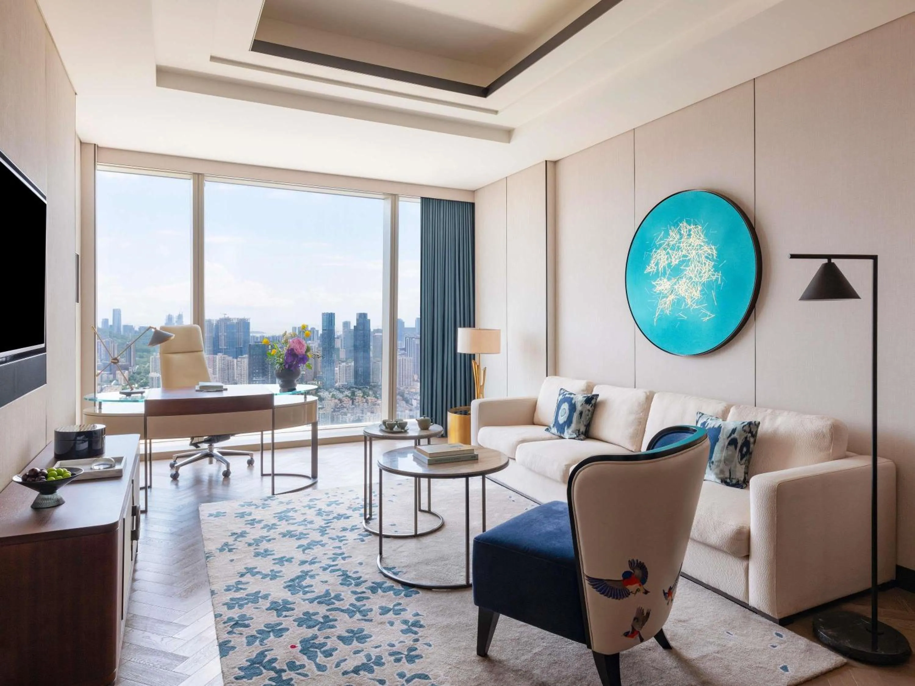 Photo of the whole room in Raffles Shenzhen, Situated in the heart of One Shenzhen Bay, Book Now to Enjoy Free Minibar and Happy Hour Privileges at Long Bar on 71F