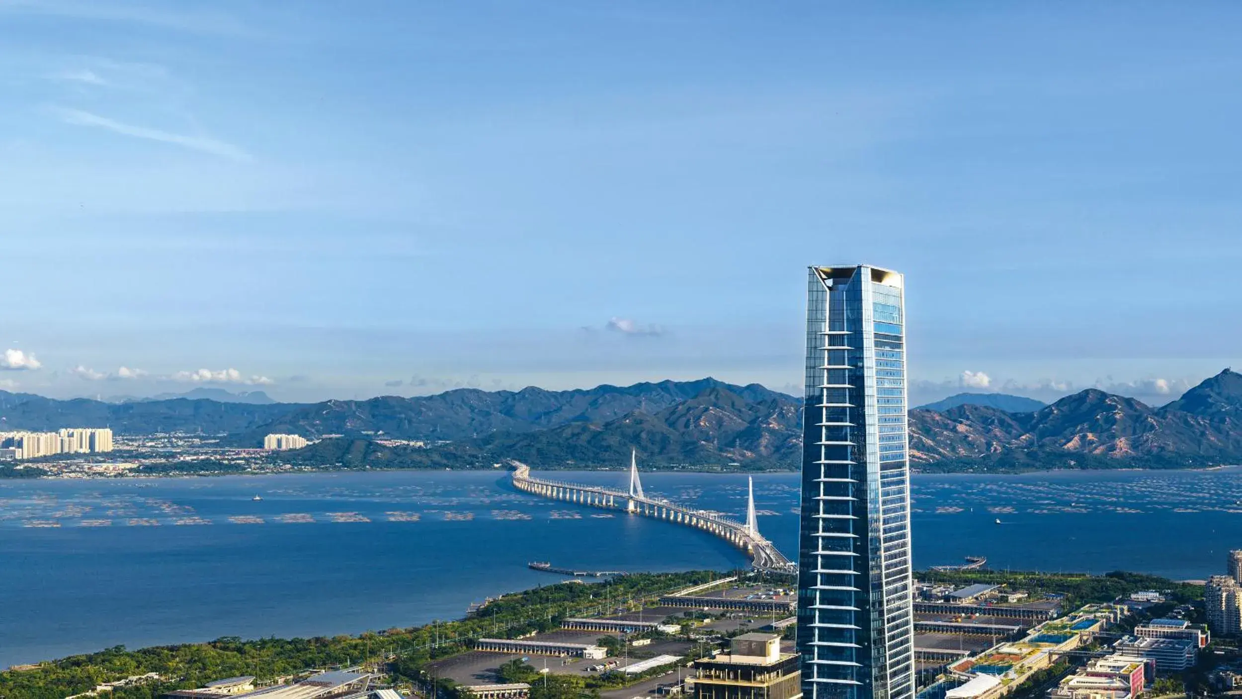 Property building in Raffles Shenzhen, Situated in the heart of One Shenzhen Bay, Book Now to Enjoy Free Minibar and Happy Hour Privileges at Long Bar on 71F Property building in Raffles Shenzhen, Situated in the heart of One Shenzhen Bay, Book Now to Enjoy Free Minibar and Happy Hour Privileges at Long Bar on 71F