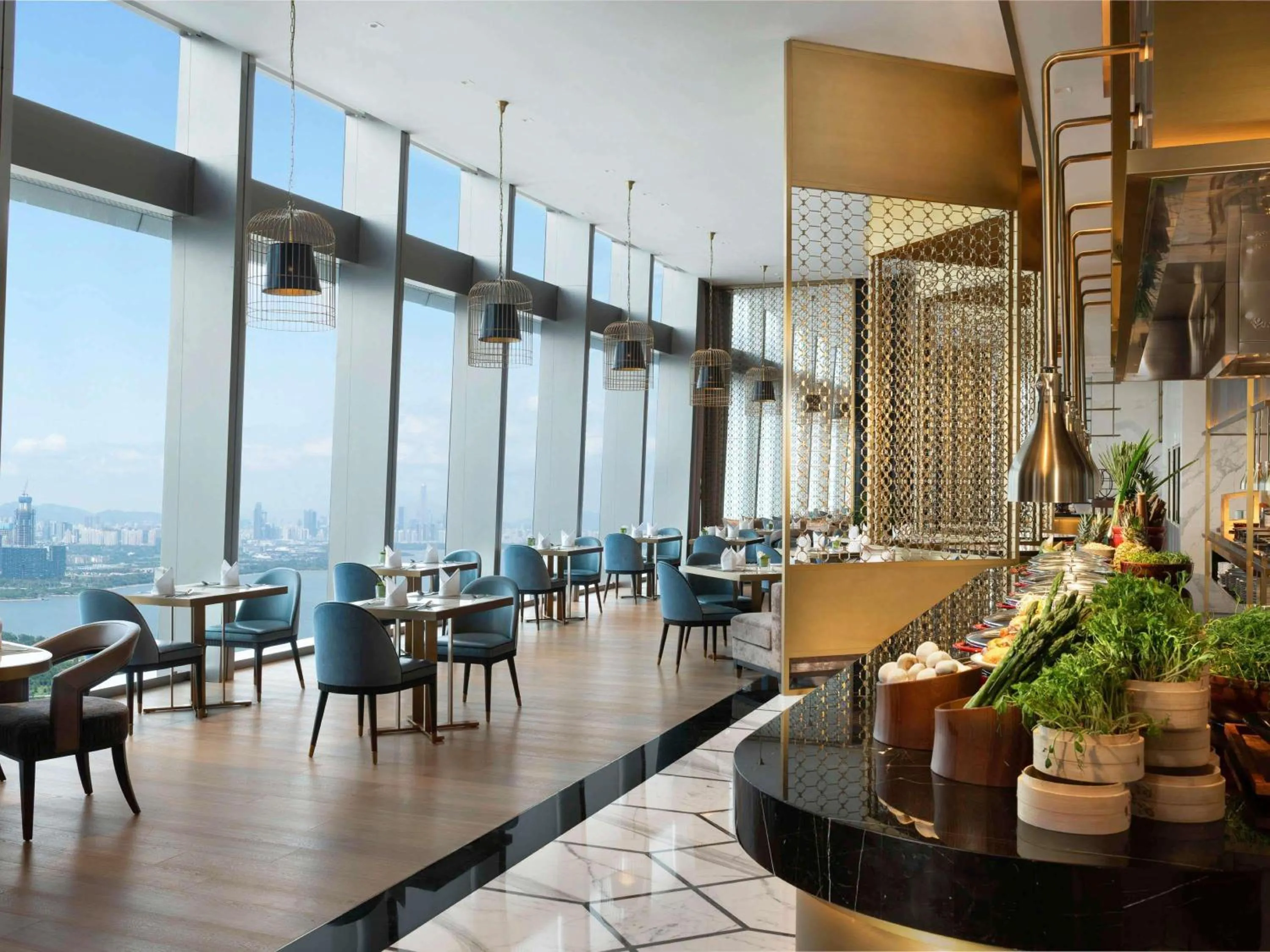 Property building in Raffles Shenzhen, Situated in the heart of One Shenzhen Bay, Book Now to Enjoy Free Minibar and Happy Hour Privileges at Long Bar on 71F