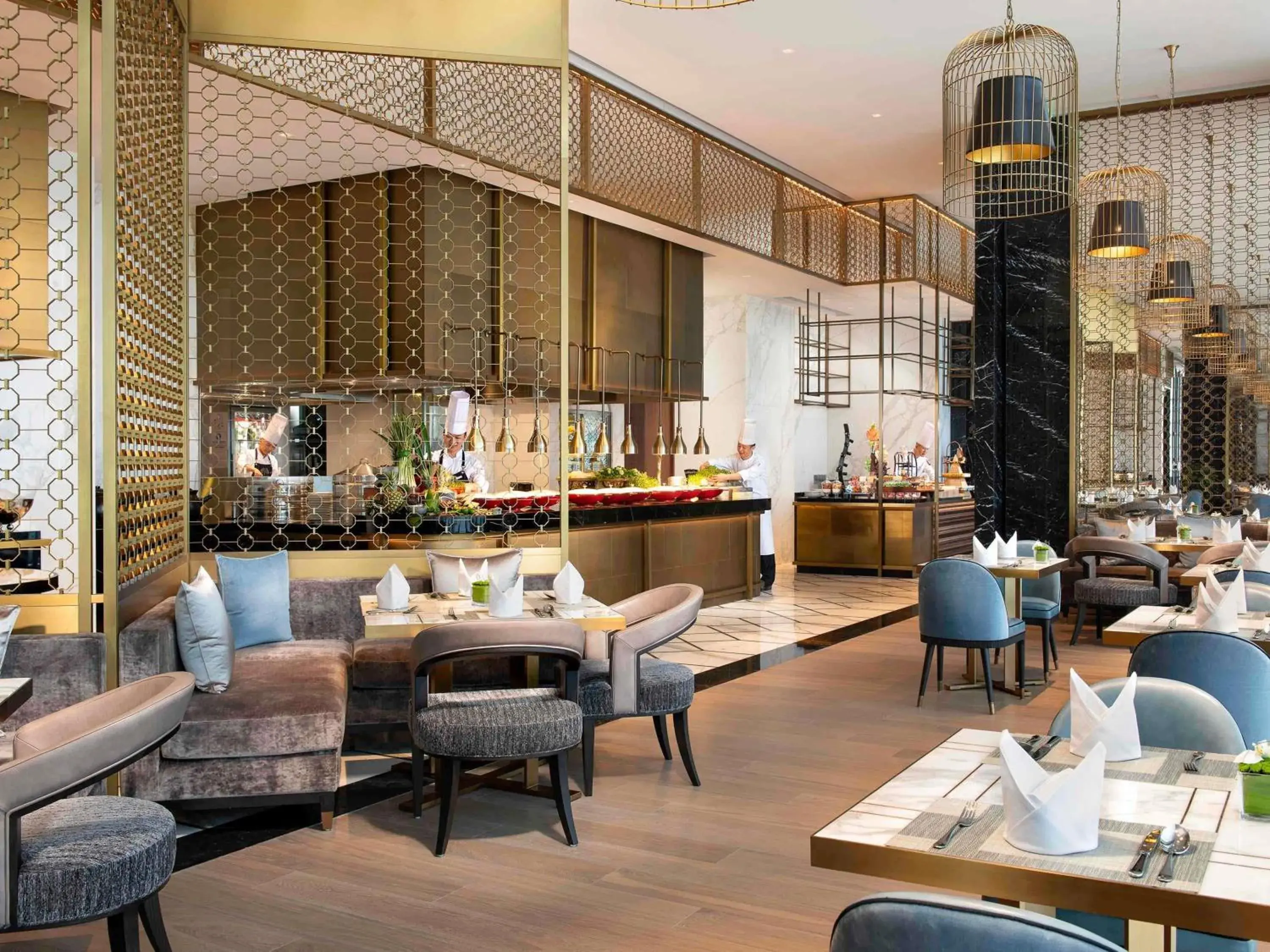 Breakfast in Raffles Shenzhen, Situated in the heart of One Shenzhen Bay, Book Now to Enjoy Free Minibar and Happy Hour Privileges at Long Bar on 71F Breakfast in Raffles Shenzhen, Situated in the heart of One Shenzhen Bay, Book Now to Enjoy Free Minibar and Happy Hour Privileges at Long Bar on 71F