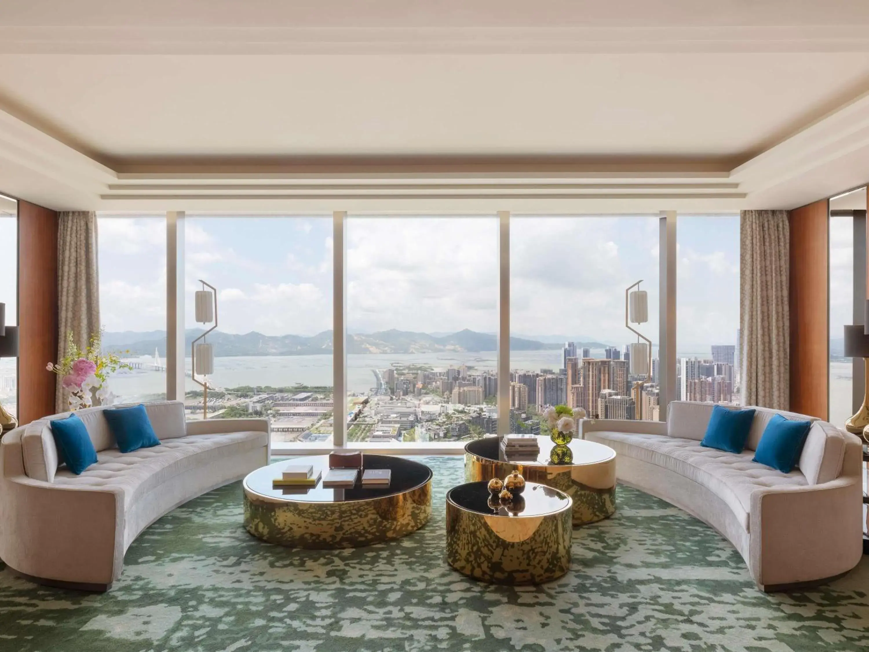 Property building in Raffles Shenzhen, Situated in the heart of One Shenzhen Bay, Book Now to Enjoy Free Minibar and Happy Hour Privileges at Long Bar on 71F Property building in Raffles Shenzhen, Situated in the heart of One Shenzhen Bay, Book Now to Enjoy Free Minibar and Happy Hour Privileges at Long Bar on 71F