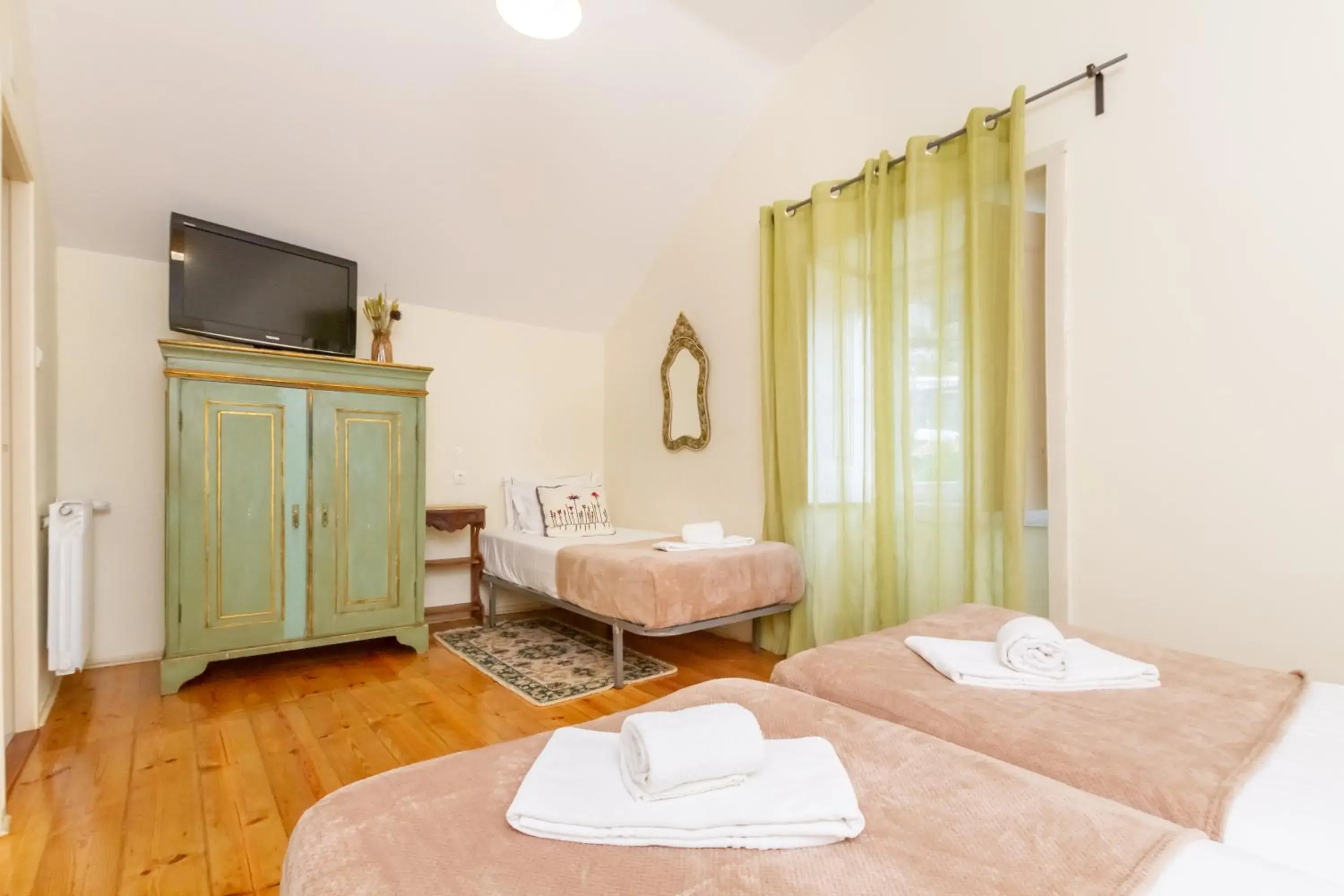 Photo of the whole room, Bed in Quinta Das Murtas B&B Photo of the whole room, Bed in Quinta Das Murtas B&B