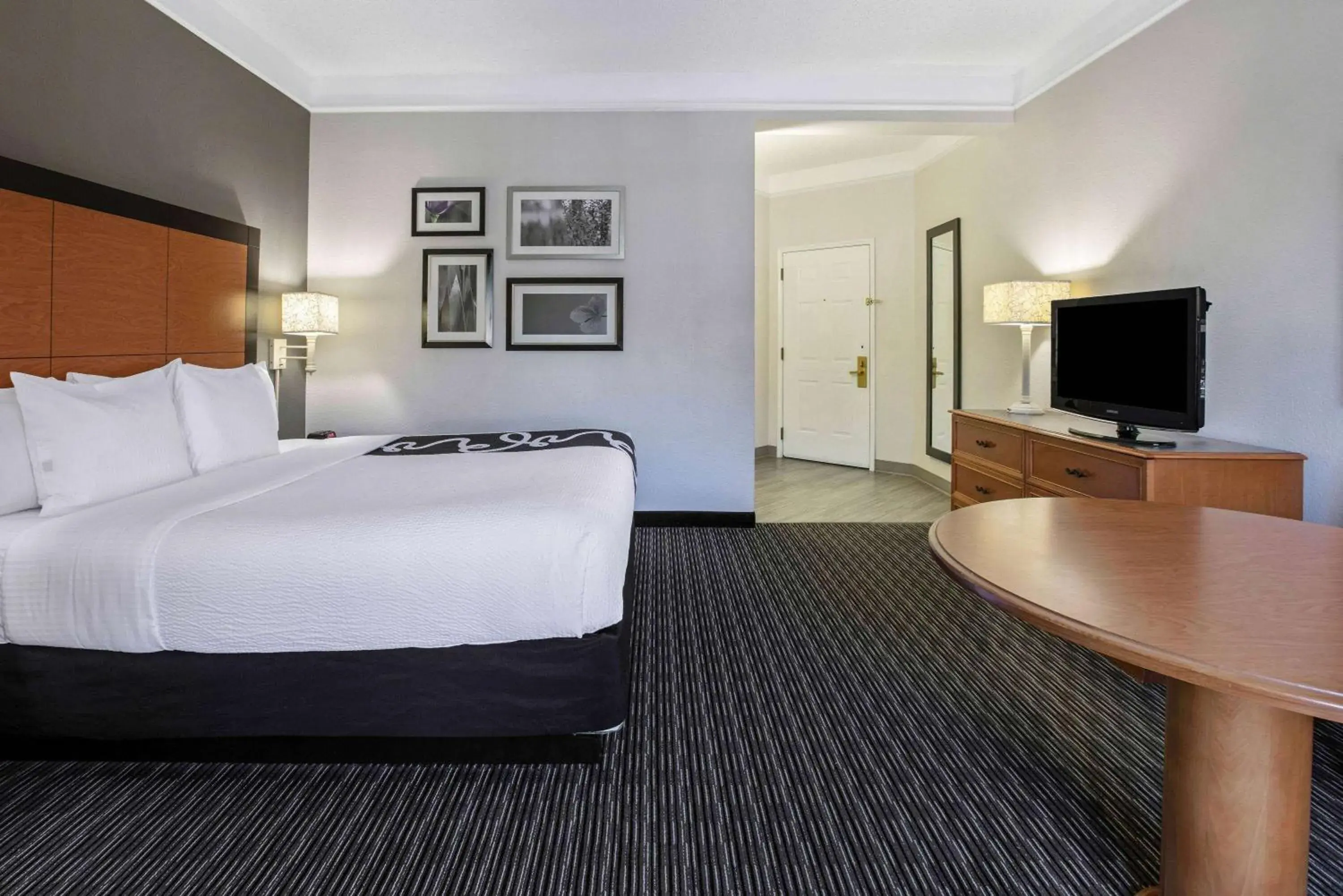 King Room - Non-Smoking in La Quinta by Wyndham Dallas Arlington South King Room - Non-Smoking in La Quinta by Wyndham Dallas Arlington South