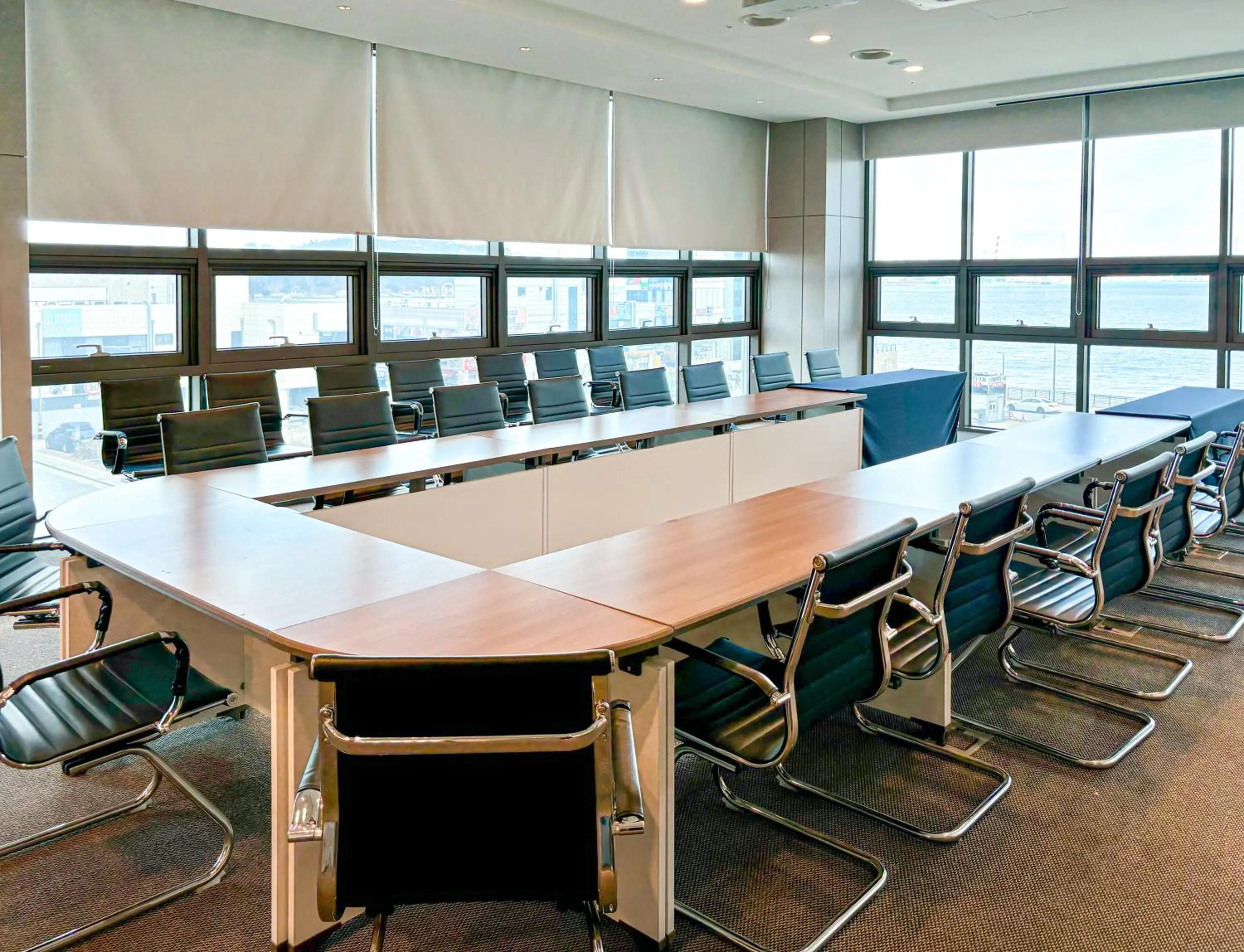 Business facilities in Airsky Hotel Incheon