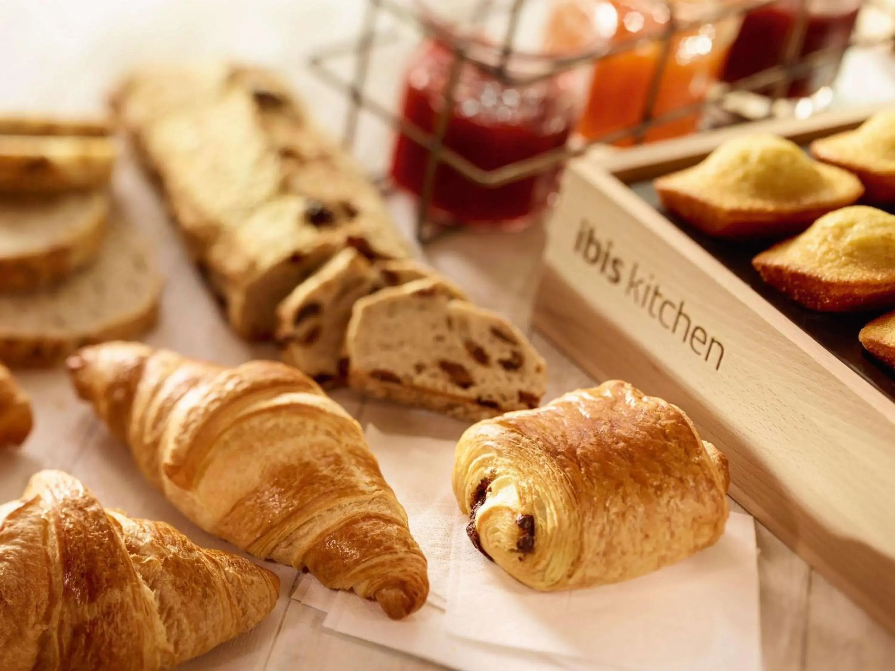 Breakfast in ibis Beaune La Ferme Aux Vins Breakfast in ibis Beaune La Ferme Aux Vins