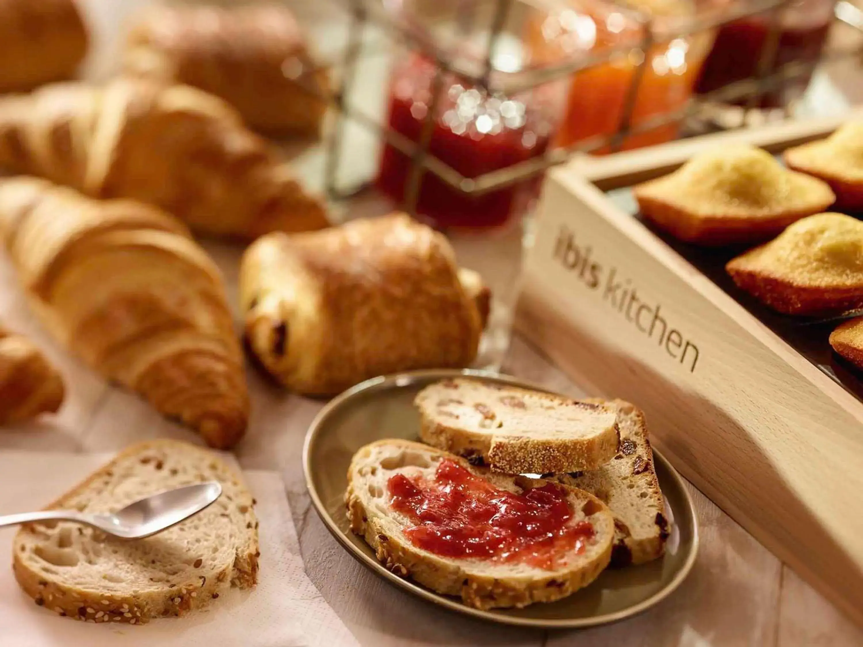 Breakfast in ibis Beaune La Ferme Aux Vins Breakfast in ibis Beaune La Ferme Aux Vins