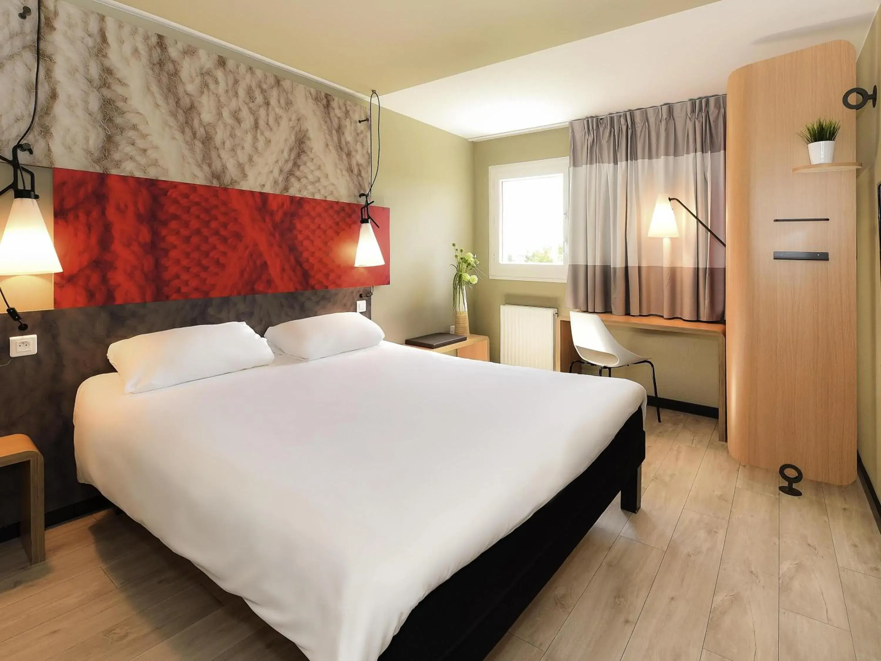 Bedroom, Bed in ibis Beaune La Ferme Aux Vins Bedroom, Bed in ibis Beaune La Ferme Aux Vins