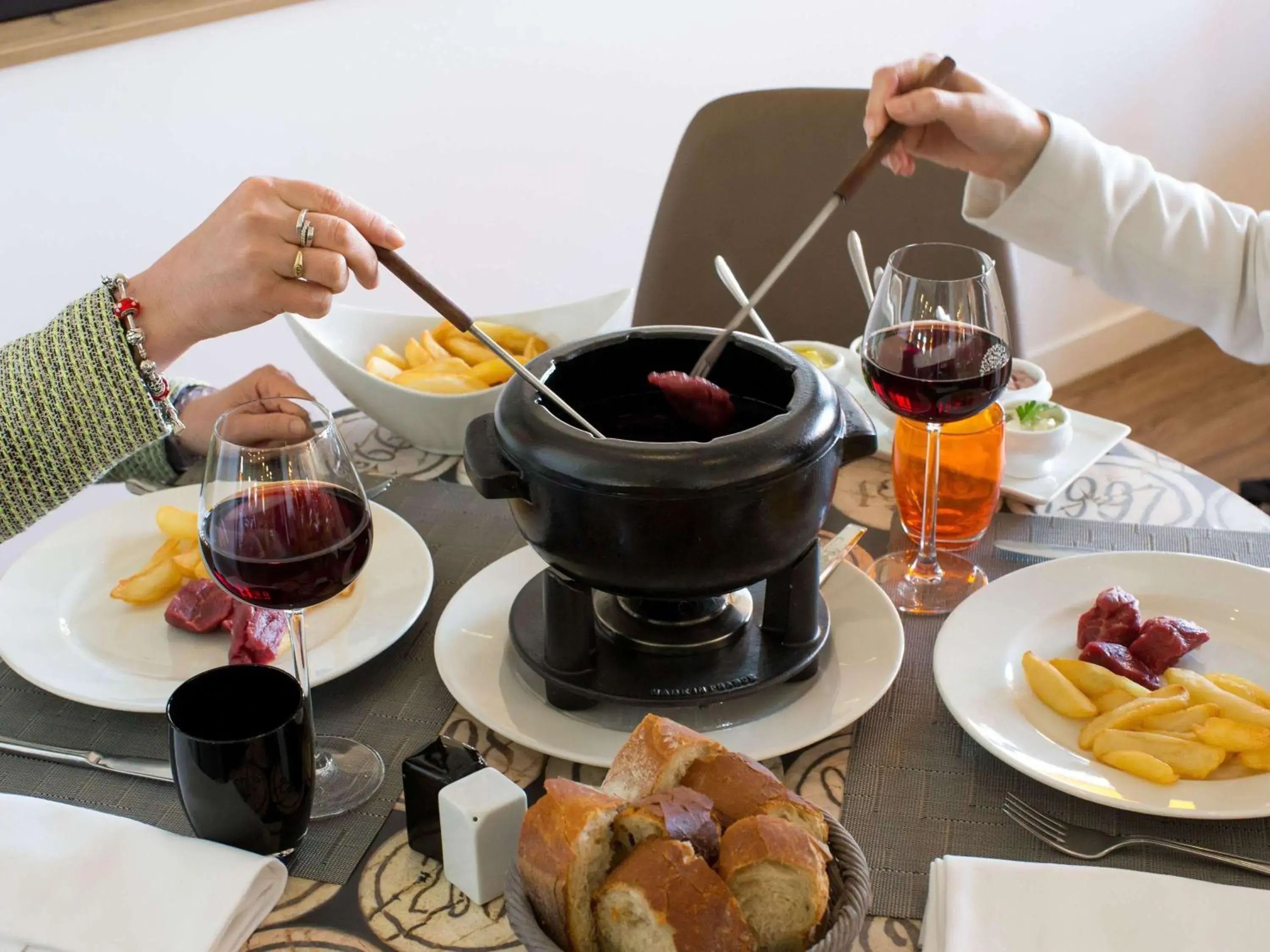 Restaurant/places to eat in ibis Beaune La Ferme Aux Vins Restaurant/places to eat in ibis Beaune La Ferme Aux Vins