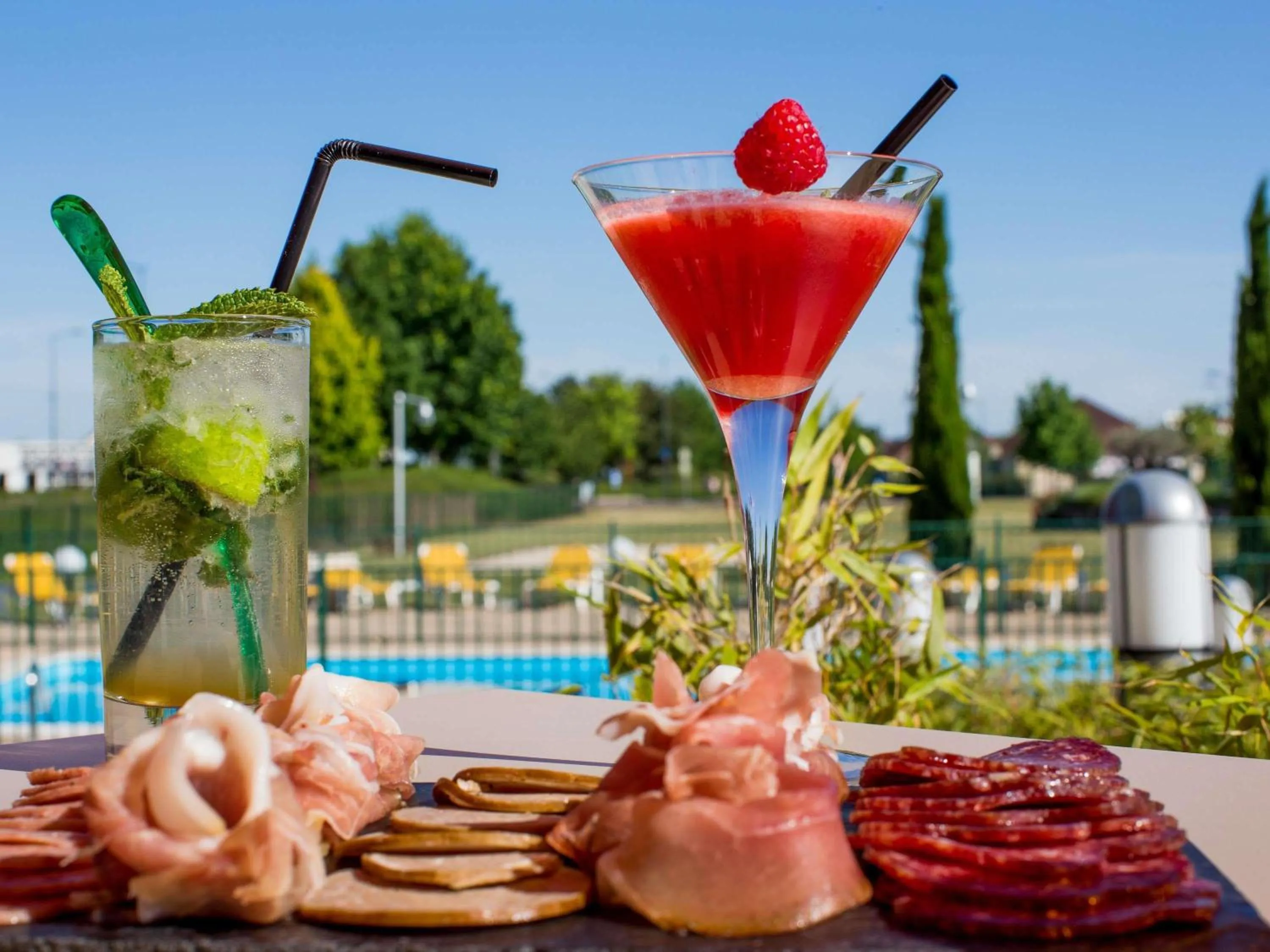 Lounge or bar in ibis Beaune La Ferme Aux Vins