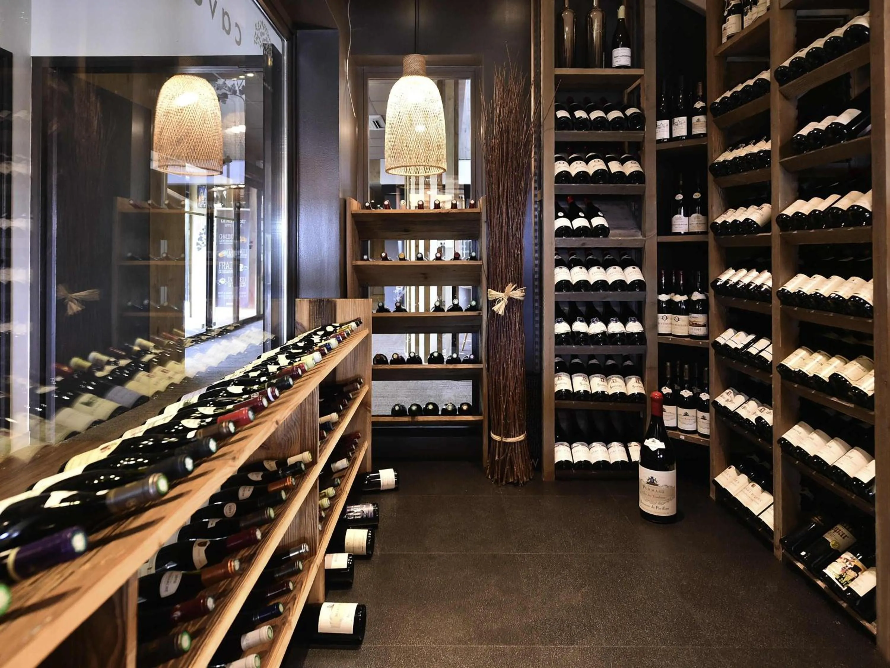 Lounge or bar in ibis Beaune La Ferme Aux Vins