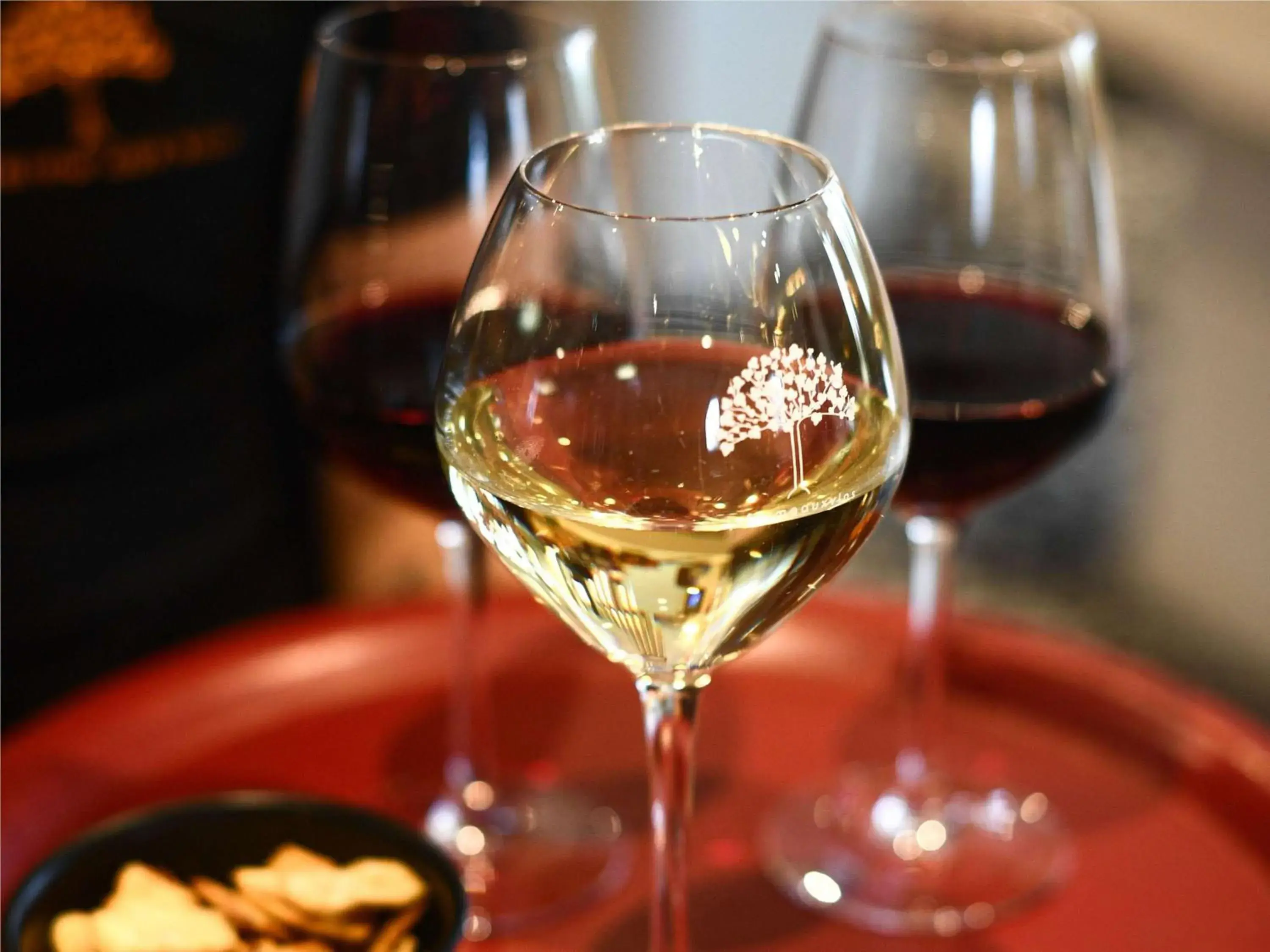 Lounge or bar in ibis Beaune La Ferme Aux Vins Lounge or bar in ibis Beaune La Ferme Aux Vins
