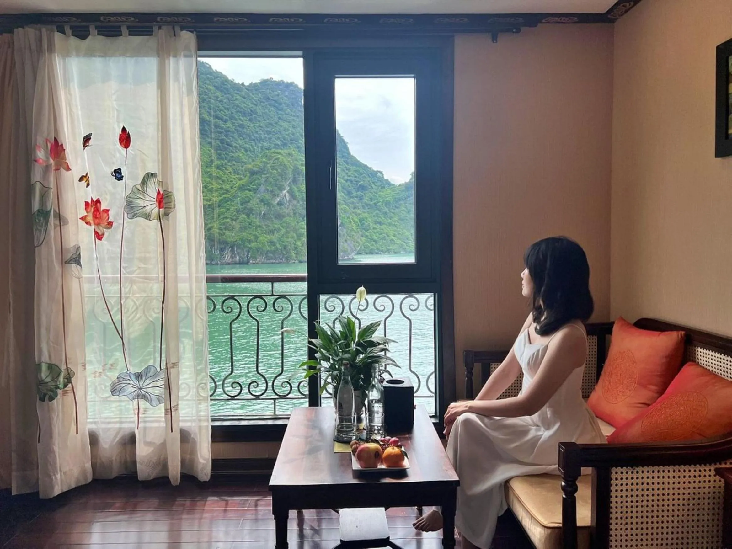 People in Indochine Cruise Lan Ha Bay