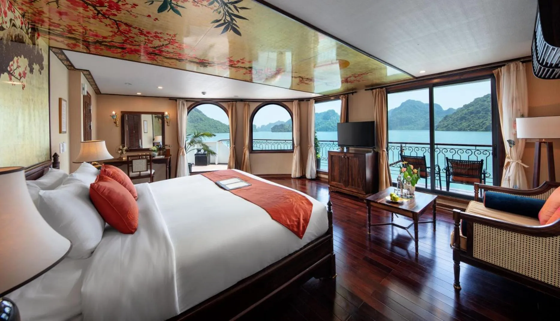 Bed in Indochine Cruise Lan Ha Bay