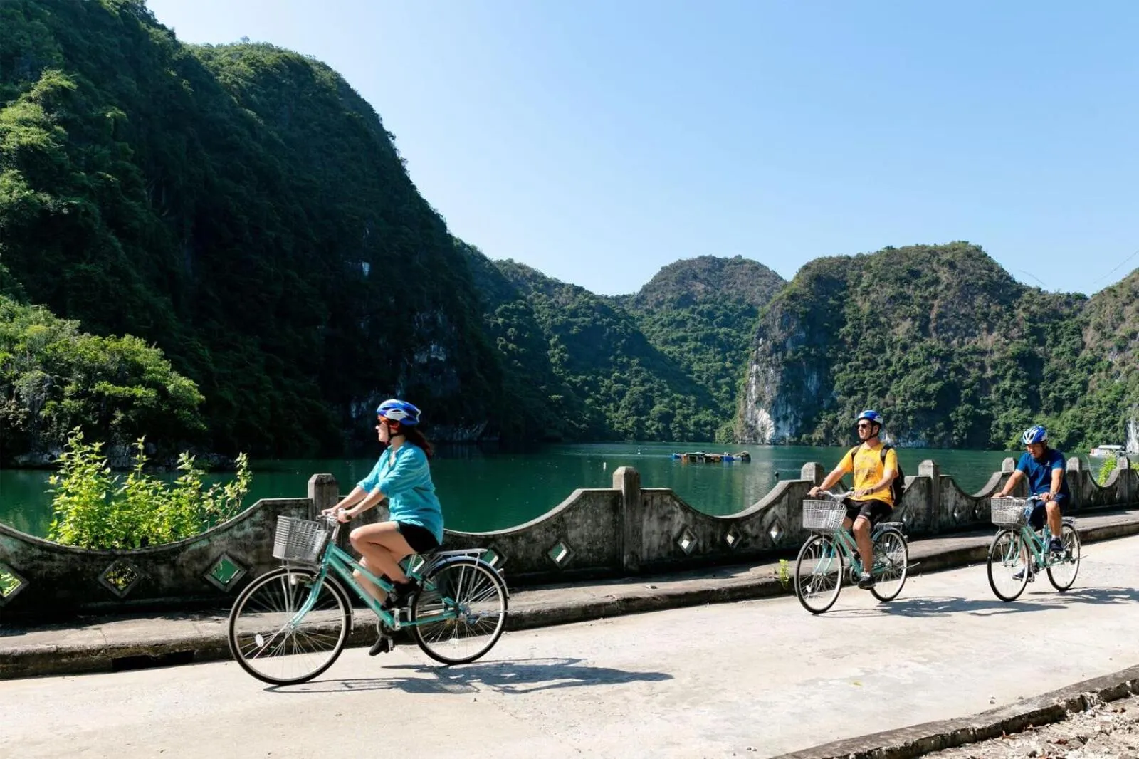 Cycling in Indochine Cruise Lan Ha Bay