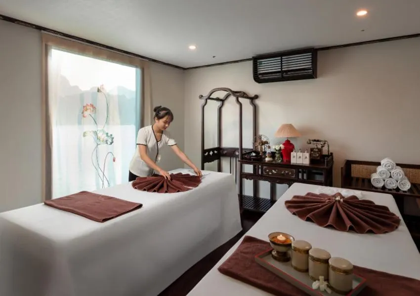 Massage, Bed in Indochine Cruise Lan Ha Bay