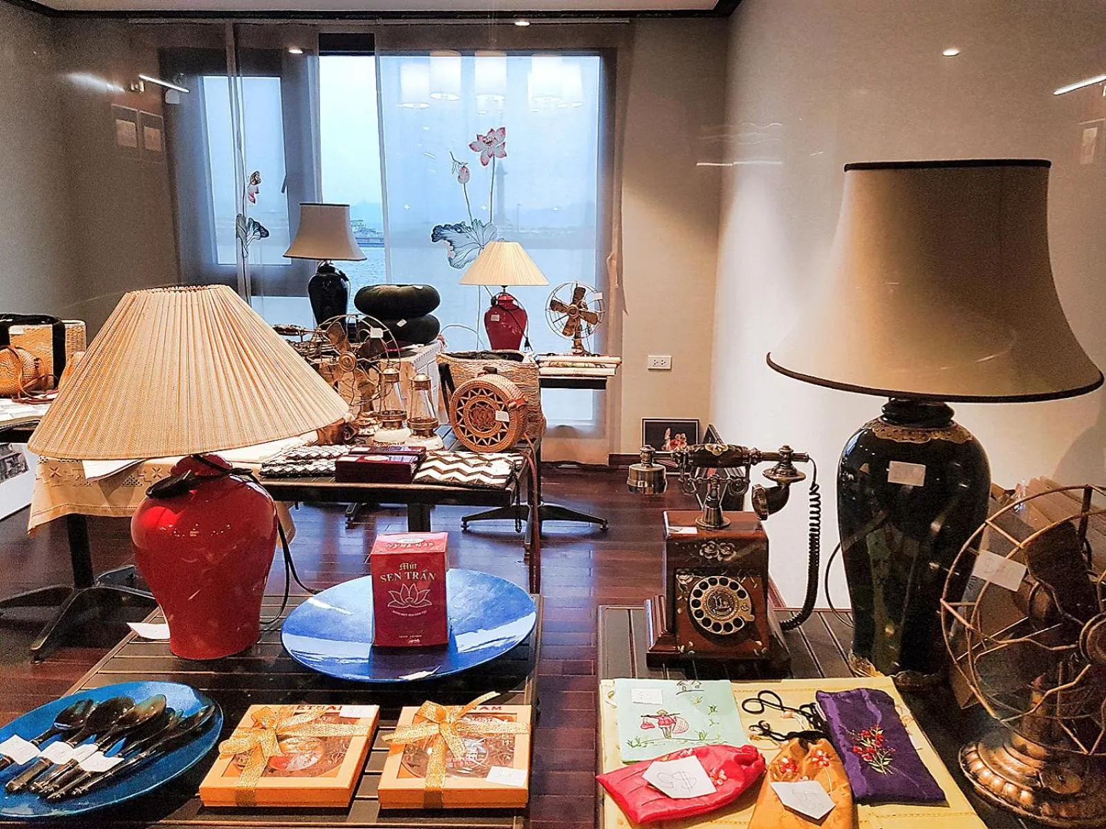 Shopping Area in Indochine Cruise Lan Ha Bay