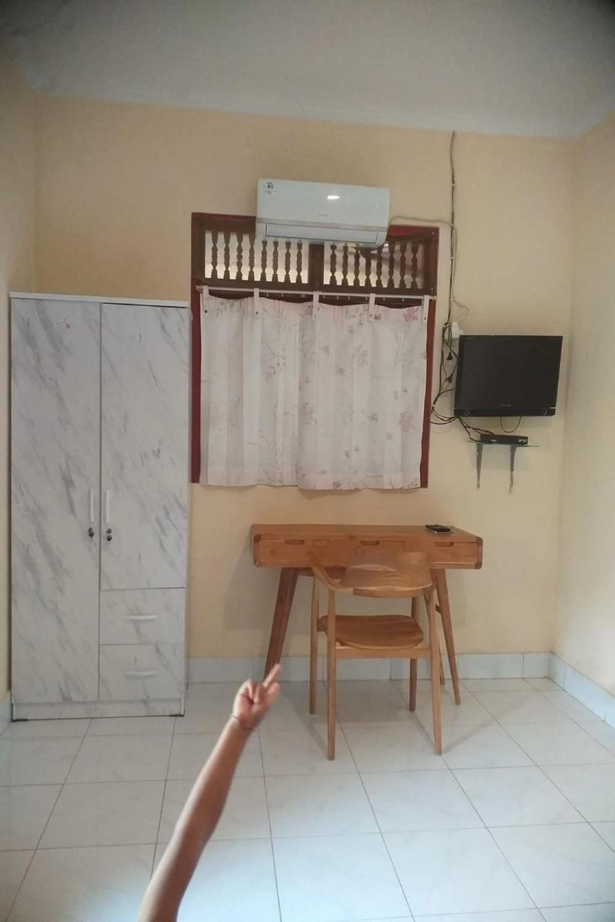 TV and multimedia in Nushe Hostel & Room