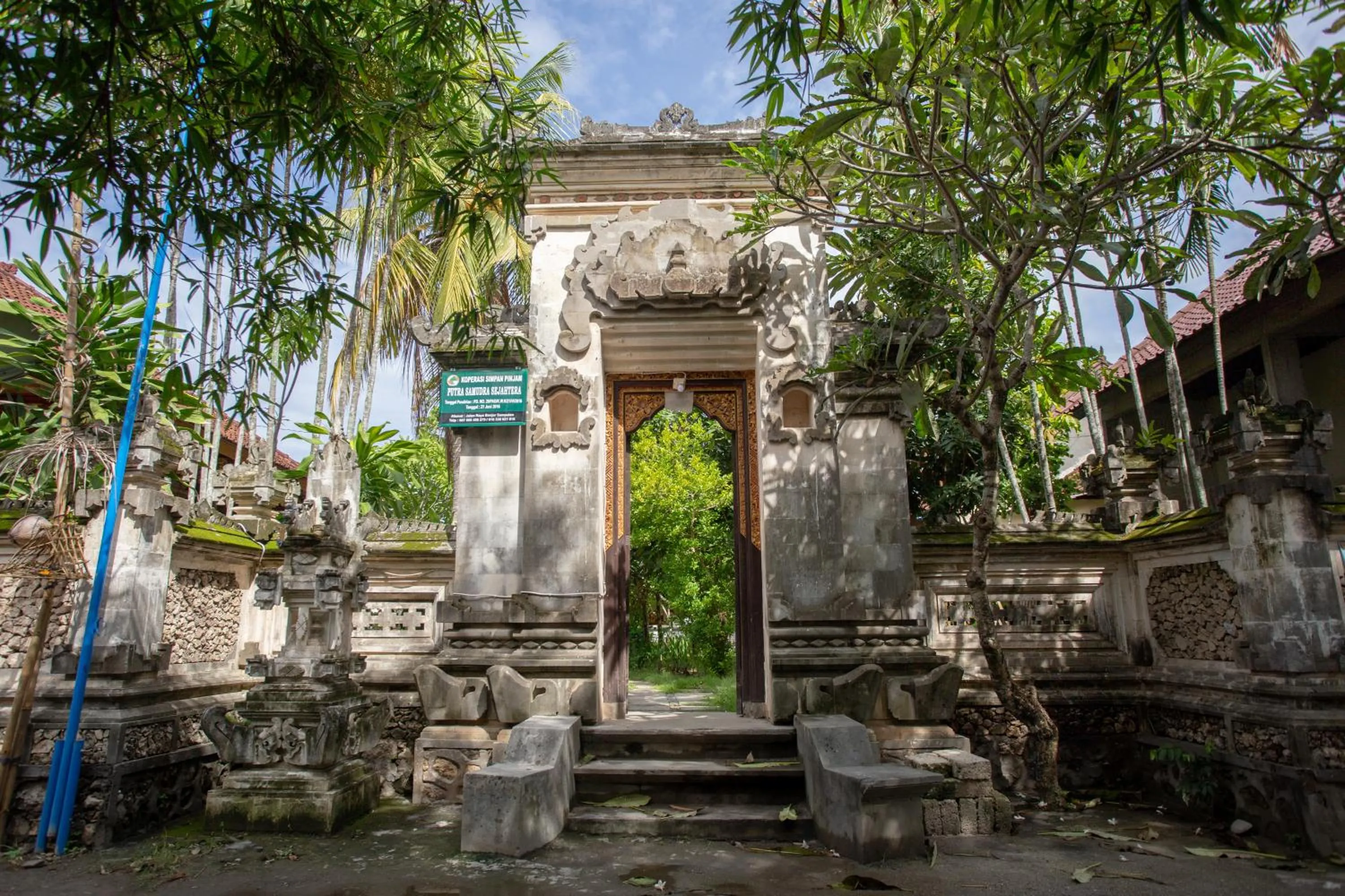Garden in Nushe Hostel & Room
