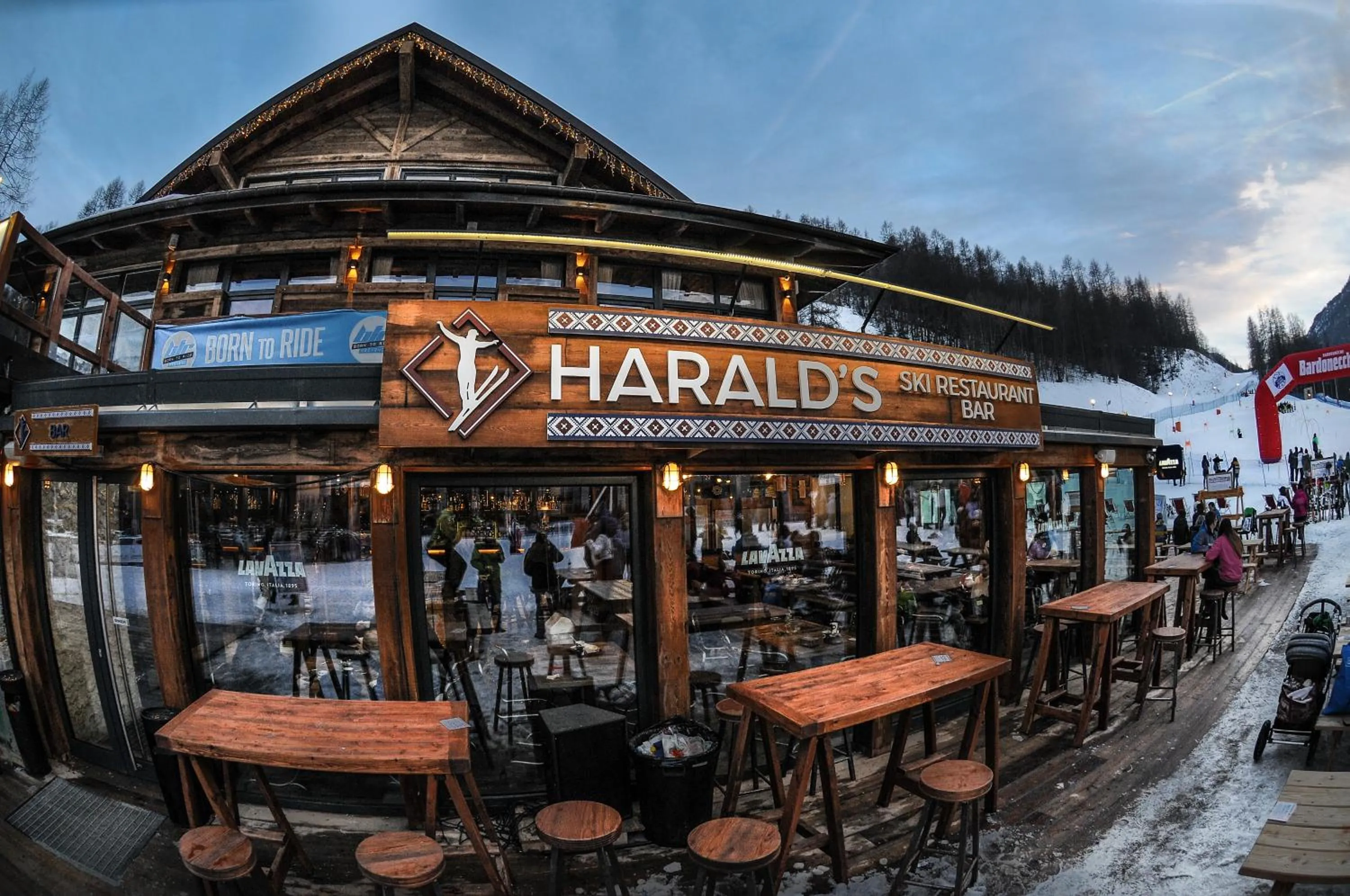 Restaurant/places to eat in Residence Campo Smith