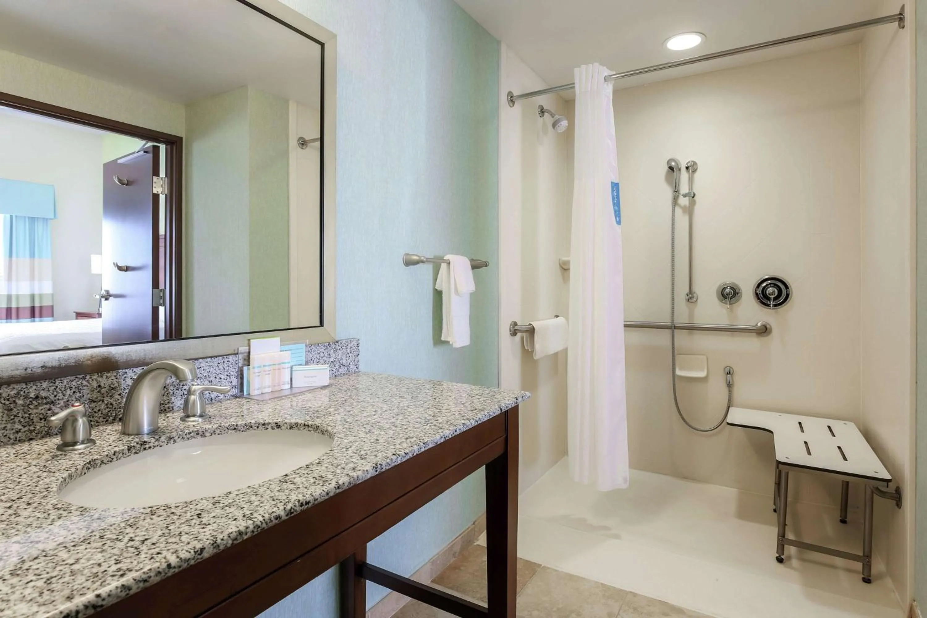 Bathroom in Hampton Inn & Suites Wheeling - The Highlands