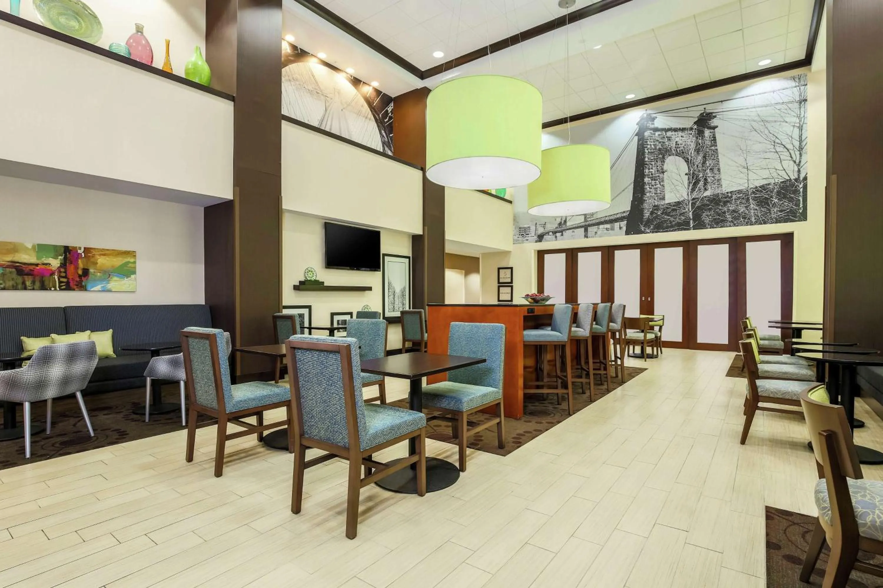 Lobby or reception in Hampton Inn & Suites Wheeling - The Highlands