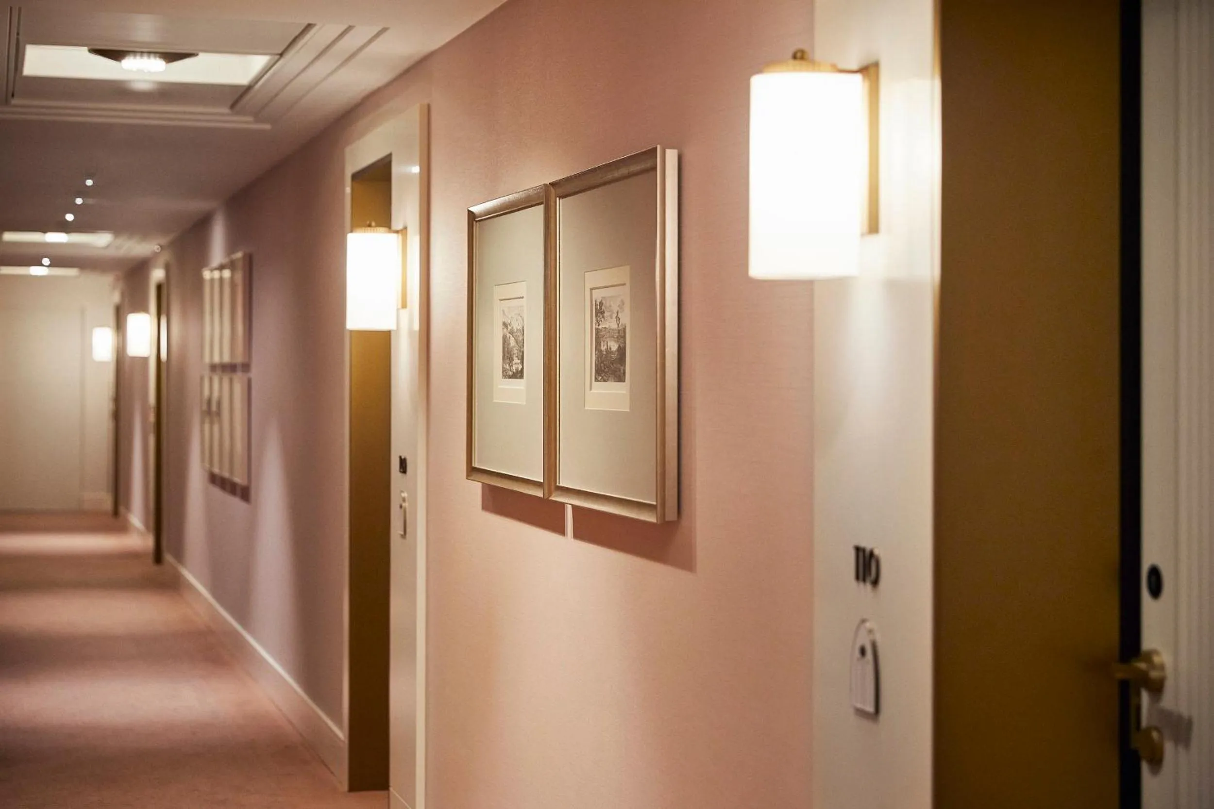 Bedroom in Four Seasons Hotel Milano