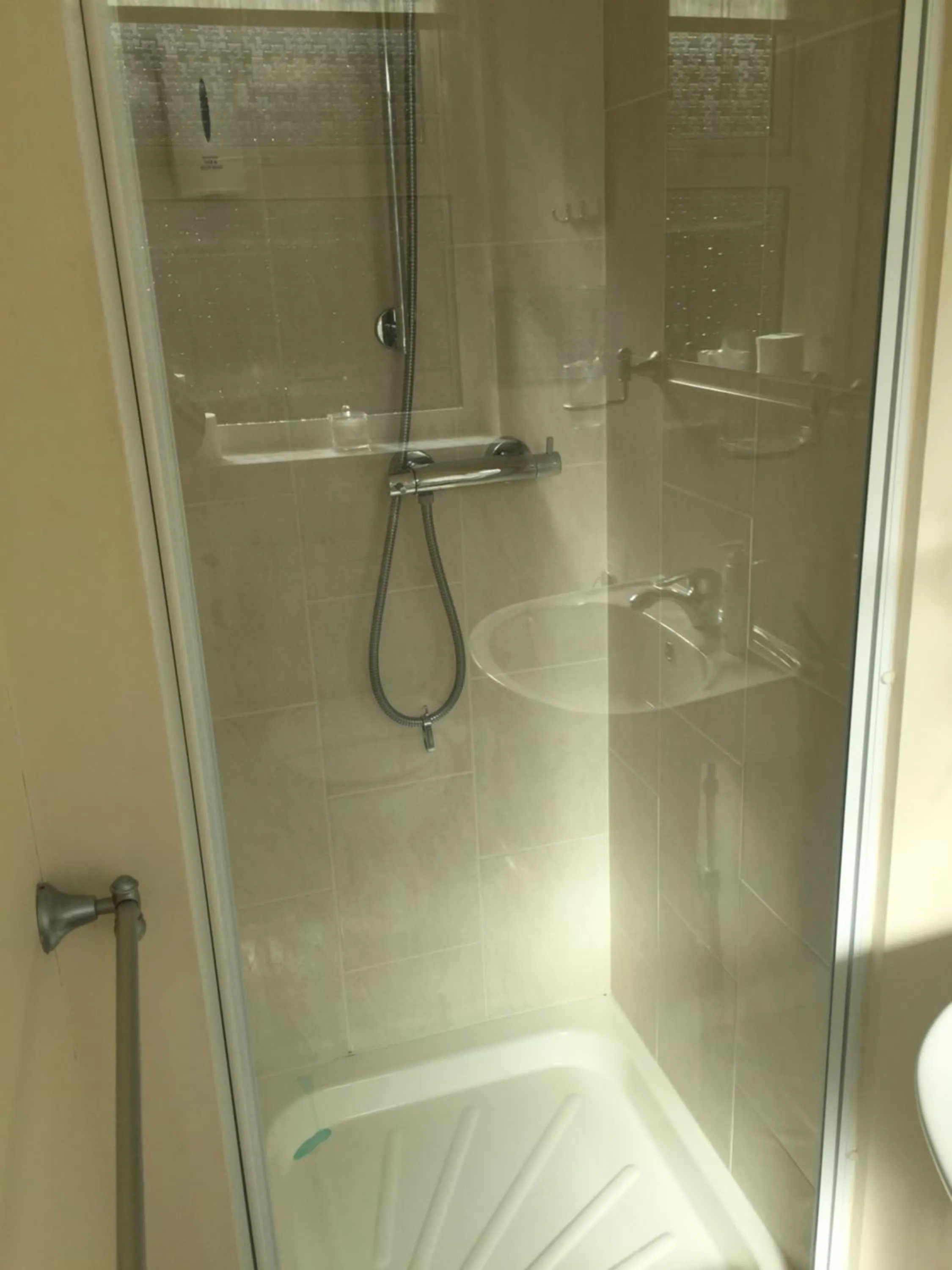 Shower in Four Seasons Guest House
