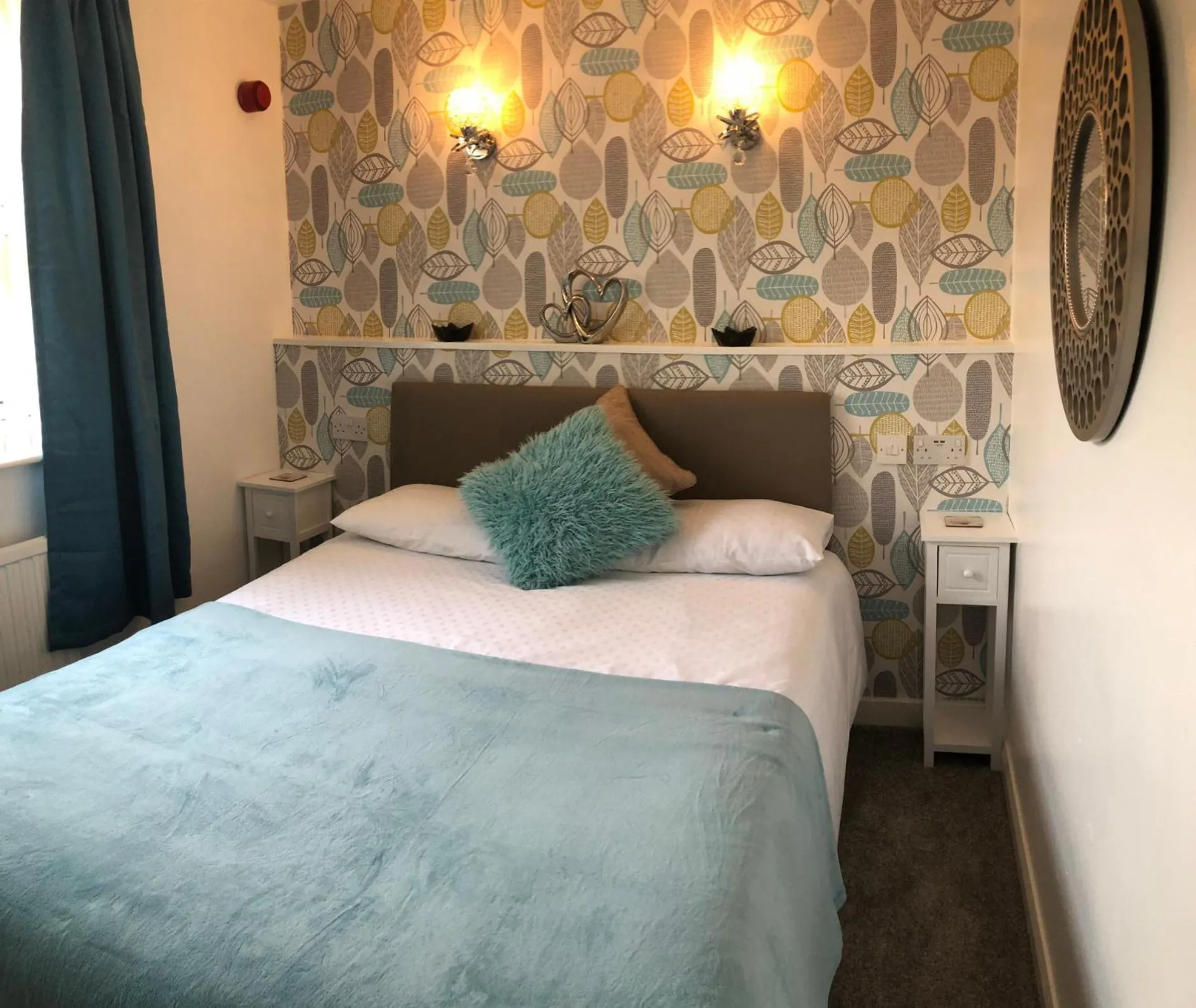 Photo of the whole room, Bed in Four Seasons Guest House
