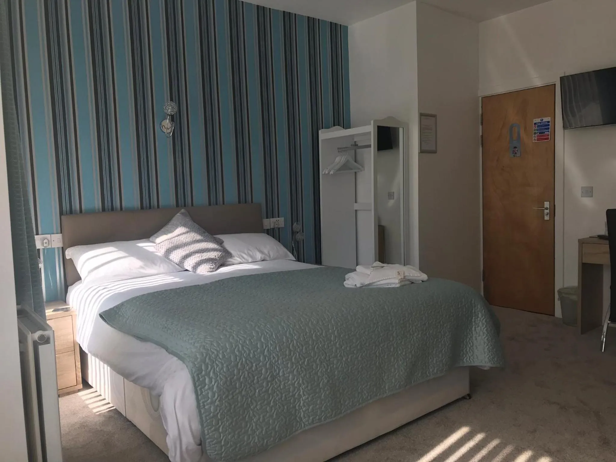 Photo of the whole room, Bed in Four Seasons Guest House