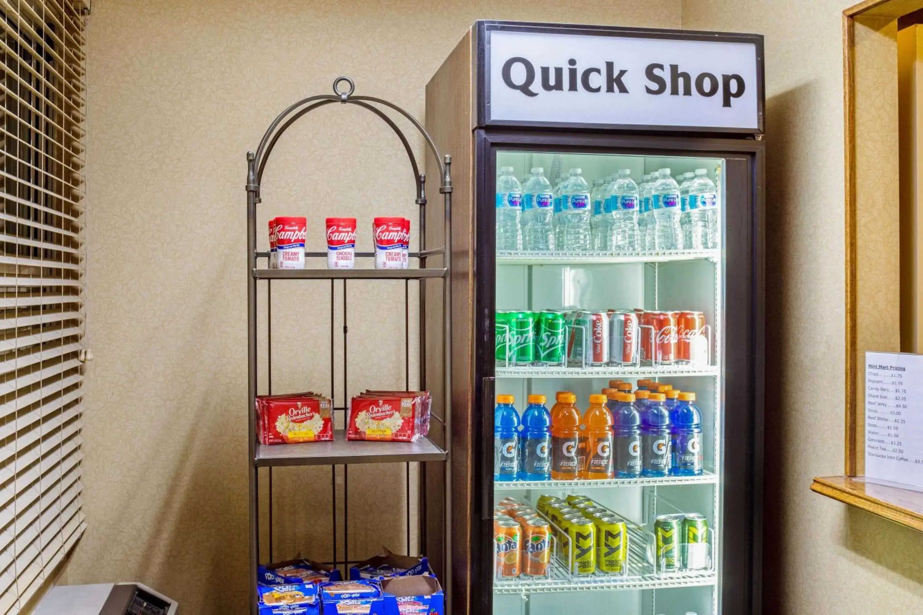 Food and drinks in La Quinta by Wyndham Appleton College Avenue Food and drinks in La Quinta by Wyndham Appleton College Avenue