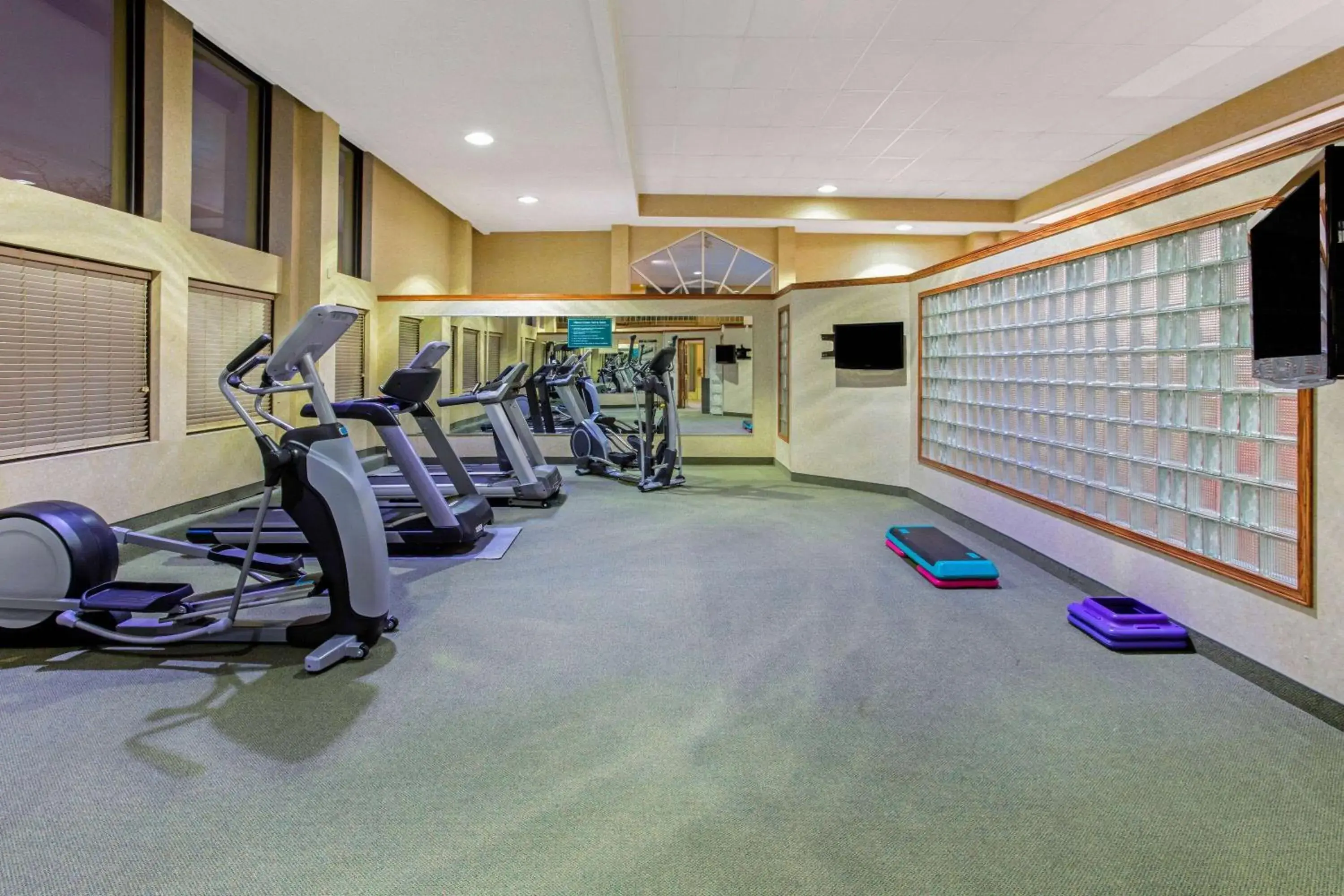 Fitness centre/facilities in La Quinta by Wyndham Appleton College Avenue Fitness centre/facilities in La Quinta by Wyndham Appleton College Avenue