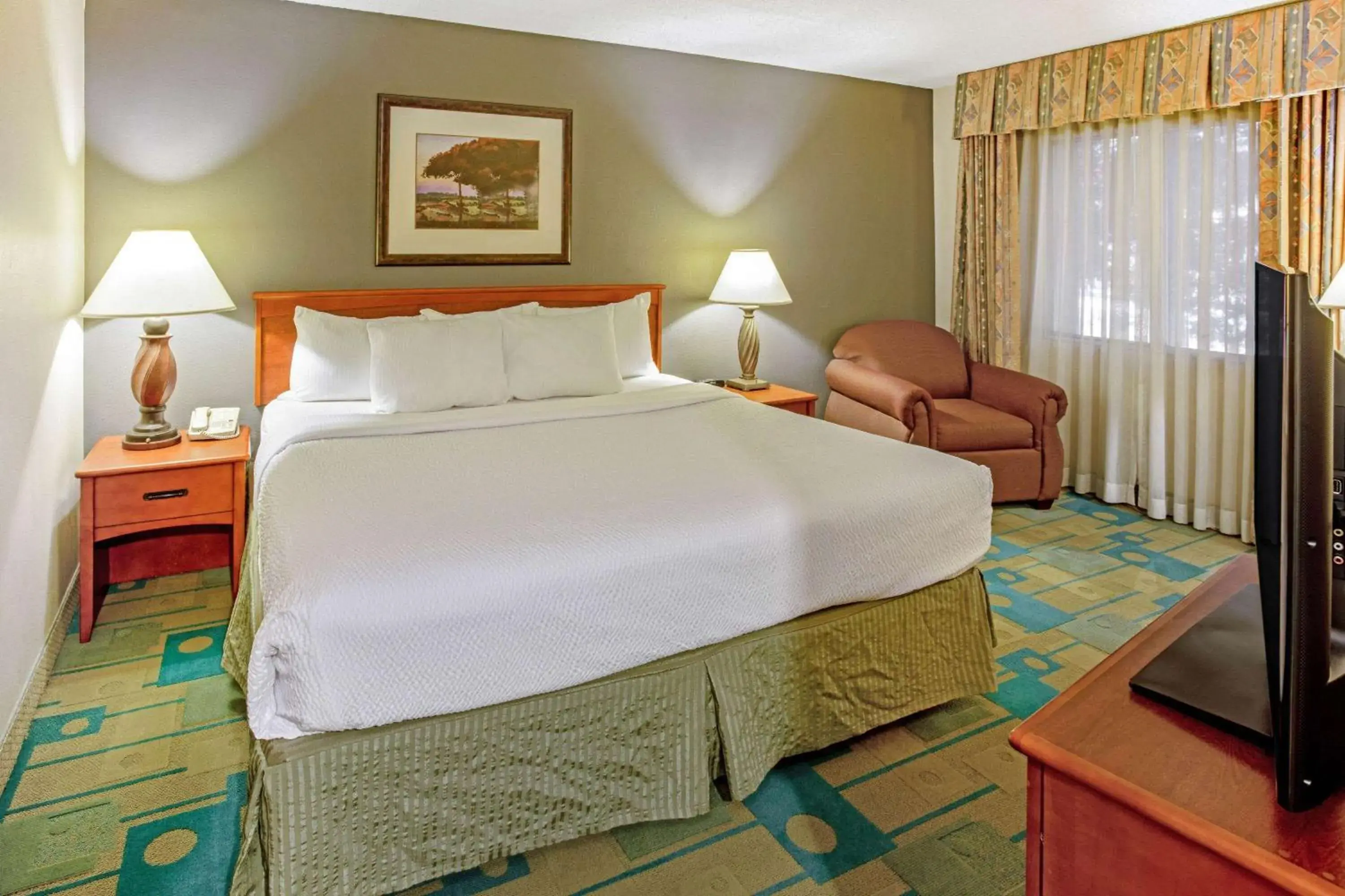 Photo of the whole room, Bed in La Quinta by Wyndham Appleton College Avenue Photo of the whole room, Bed in La Quinta by Wyndham Appleton College Avenue