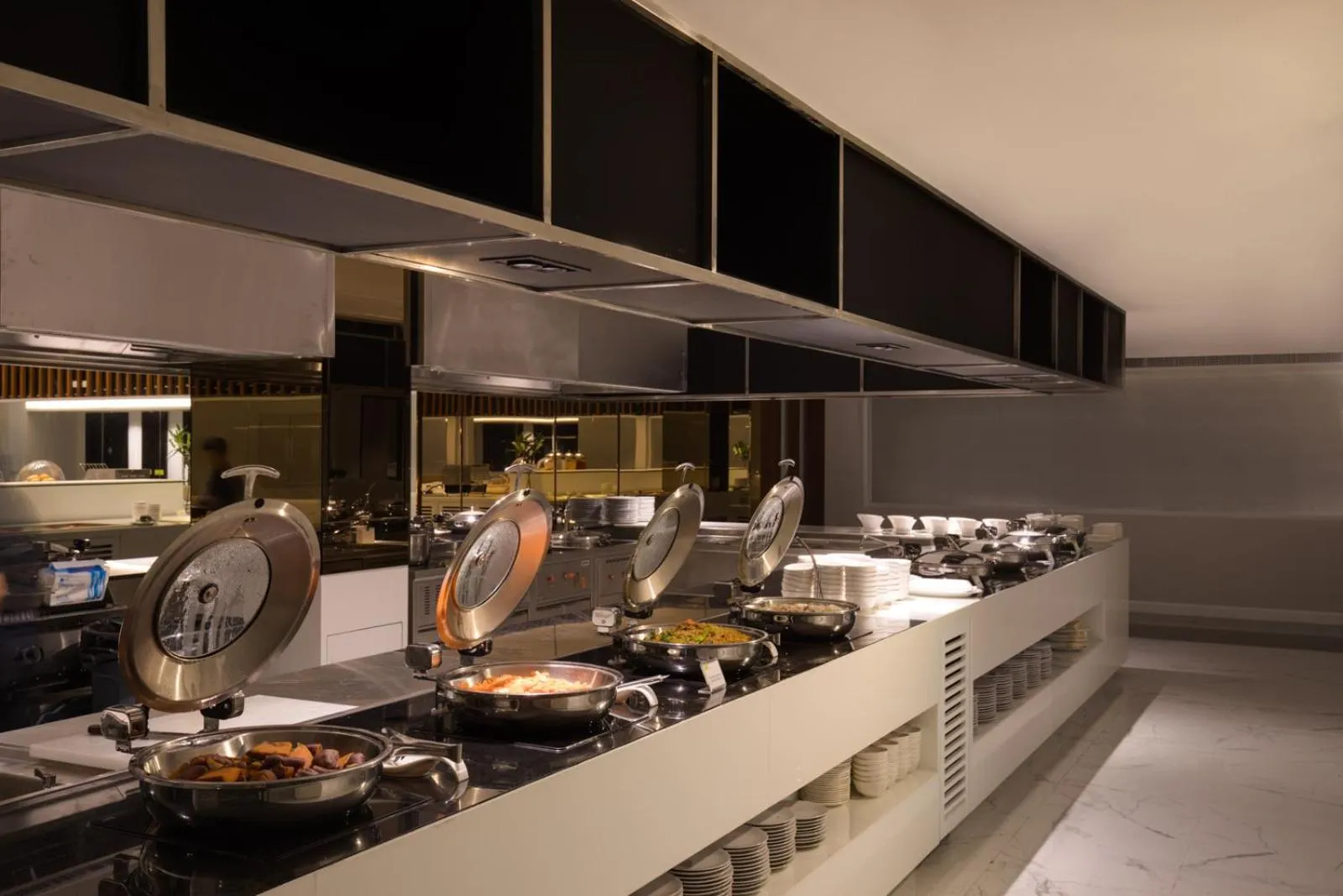 Breakfast in S Ram Leisure Hotel