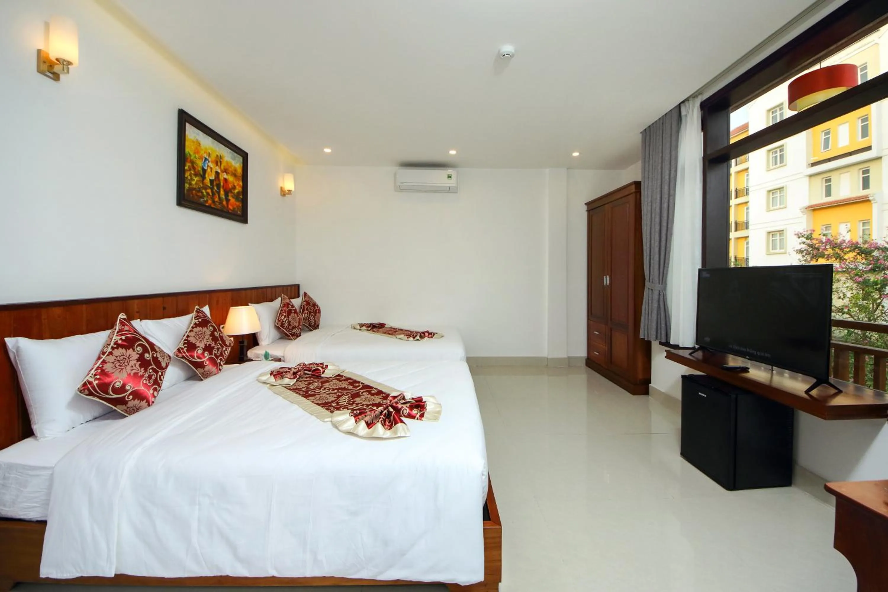 City view, Bed in Threeway Riverside Villa