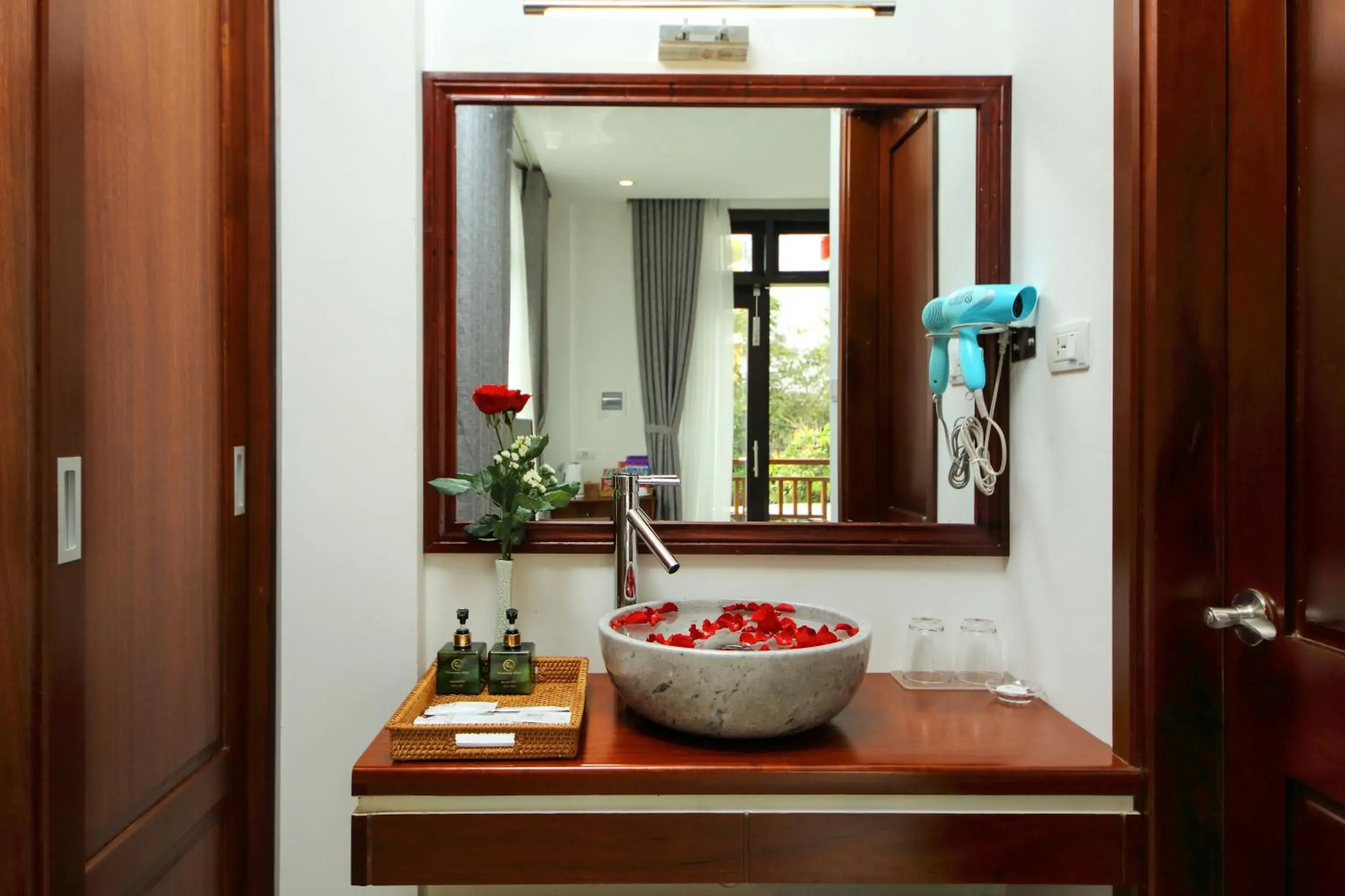 Bathroom in Threeway Riverside Villa Bathroom in Threeway Riverside Villa